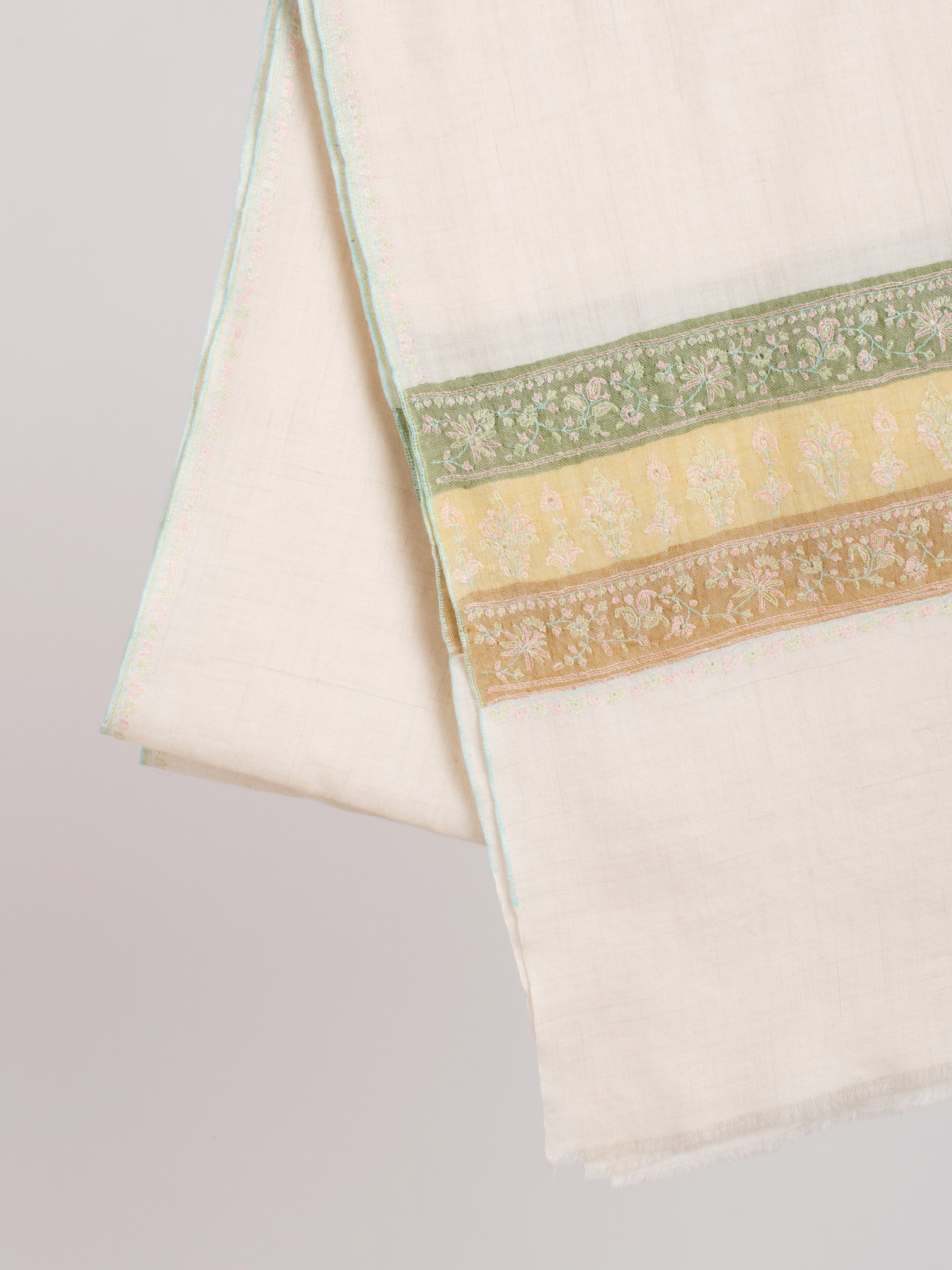 Palladar joli châle pashmina blanc pastel