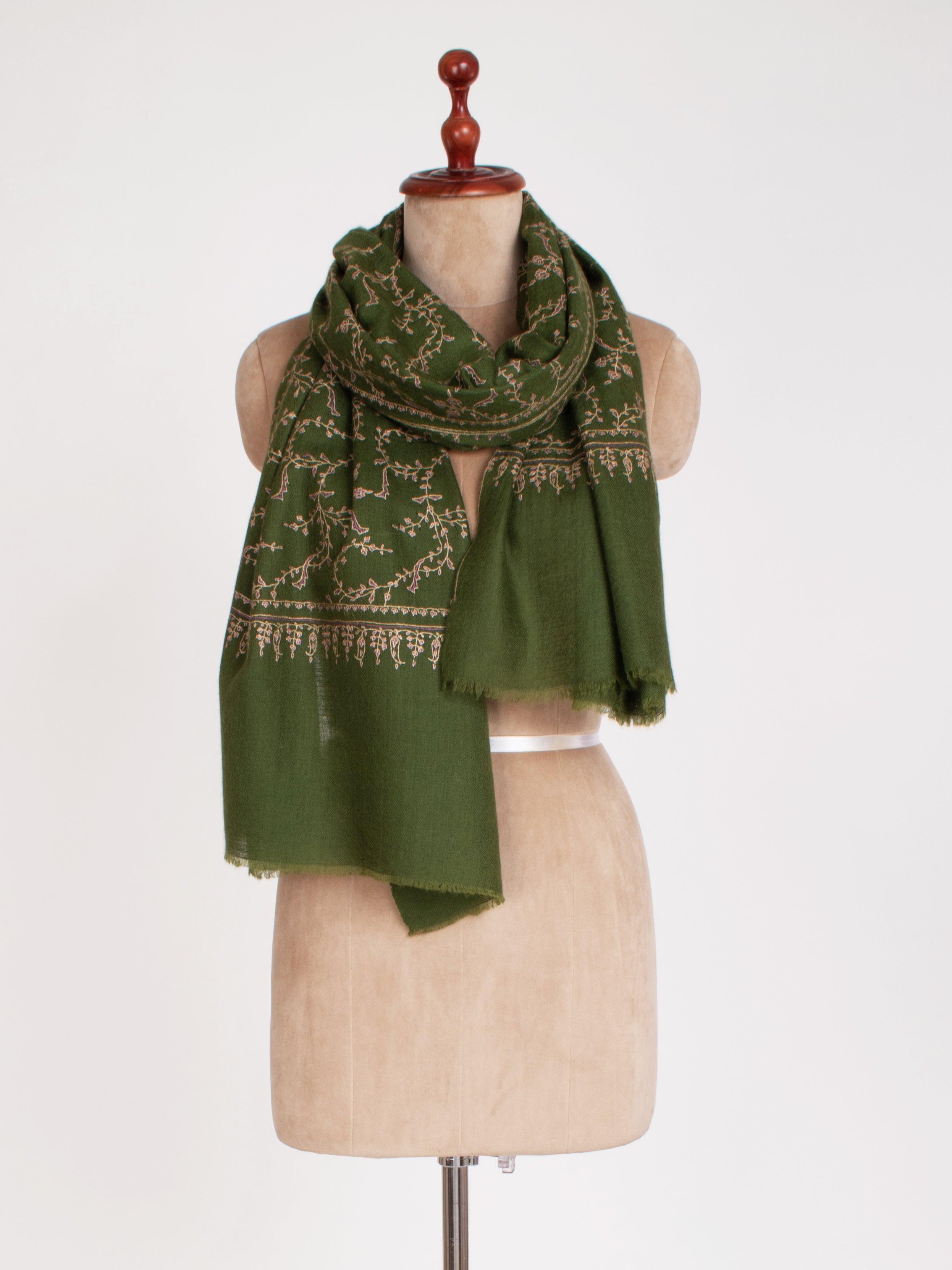 Foulard cadeau en cachemire brodé Sozni olive foncé