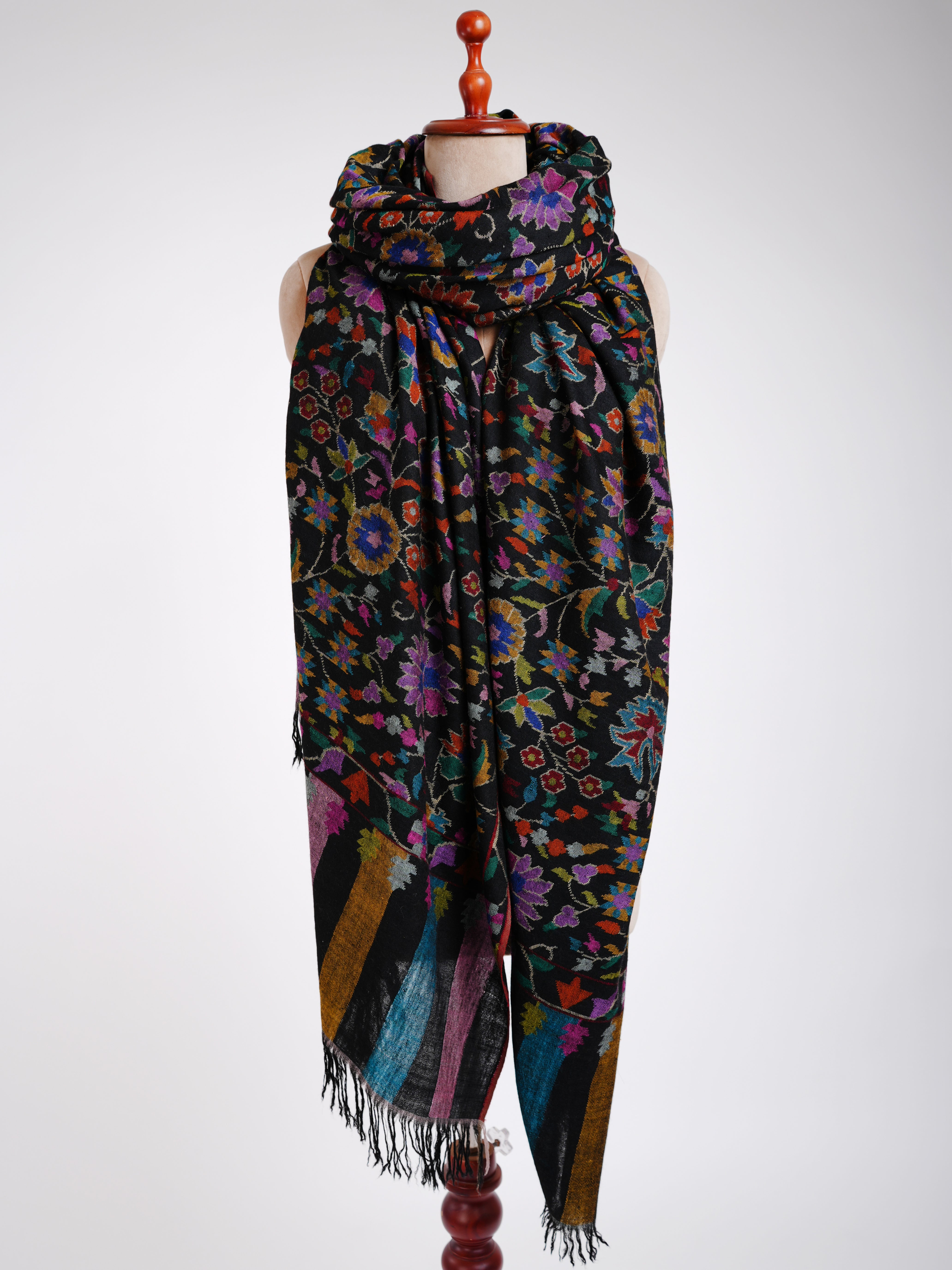 Majestic Black Kani Weave Cashmere Oversized Shawl