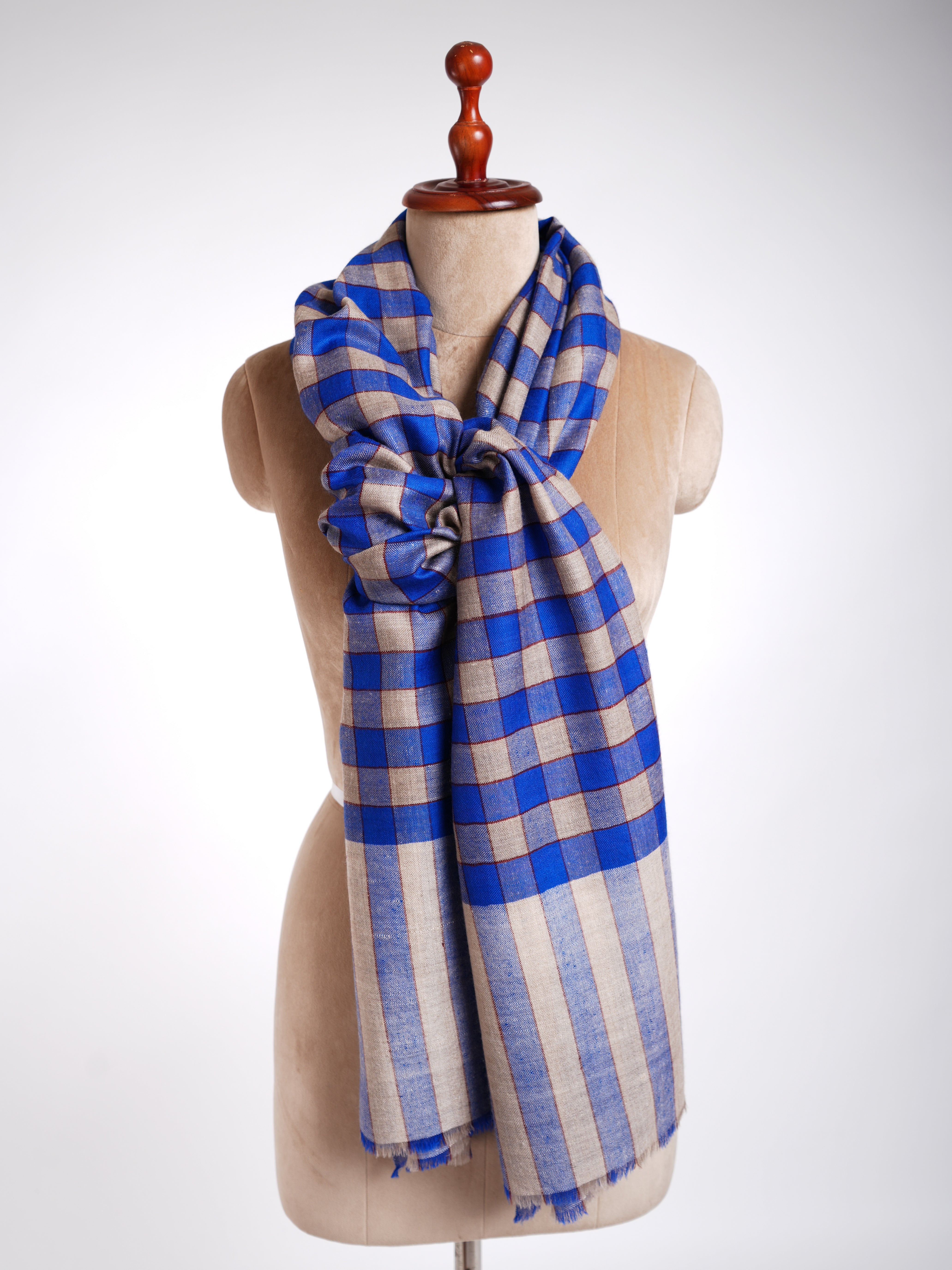 Zeitgenössischer blauer Pashmina-Wickel