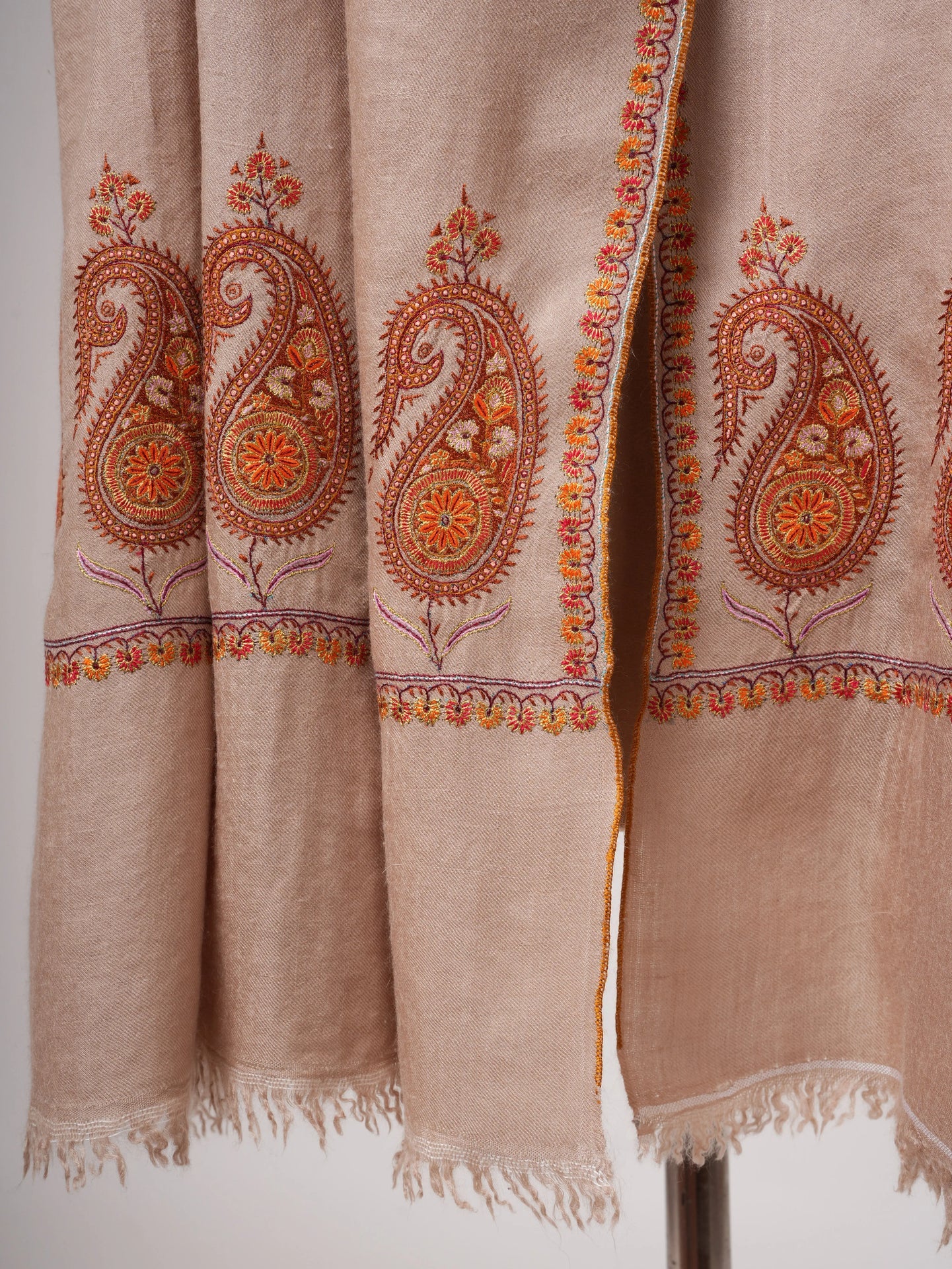 Dorukha Embroidery using Mulberry Silk On Pashmina - DAL Shahkaar