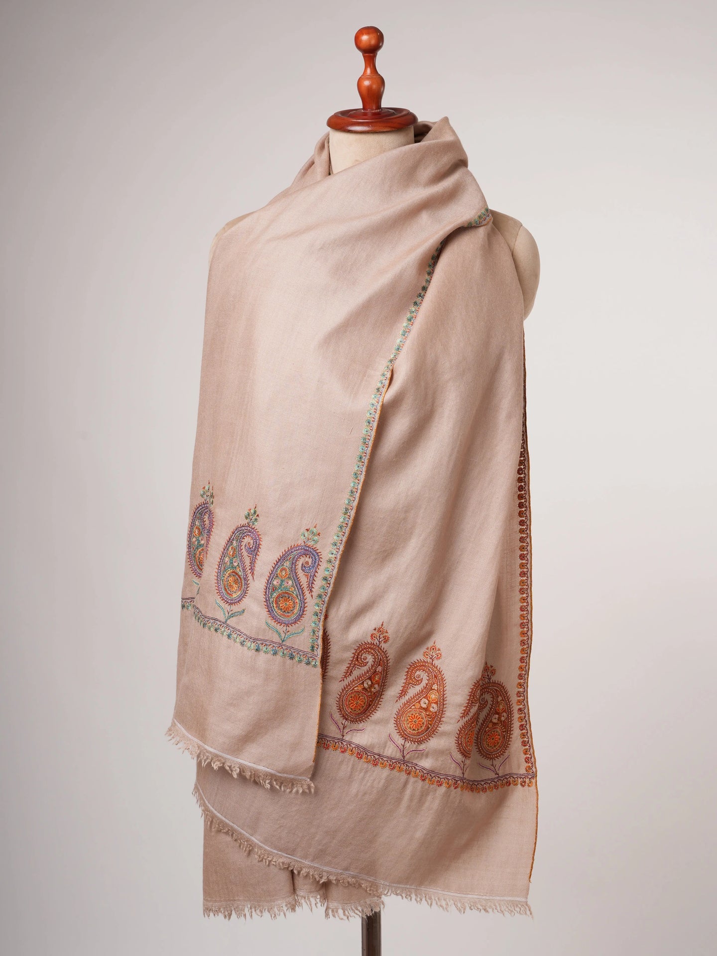 Dorukha Embroidery using Mulberry Silk On Pashmina - DAL Shahkaar