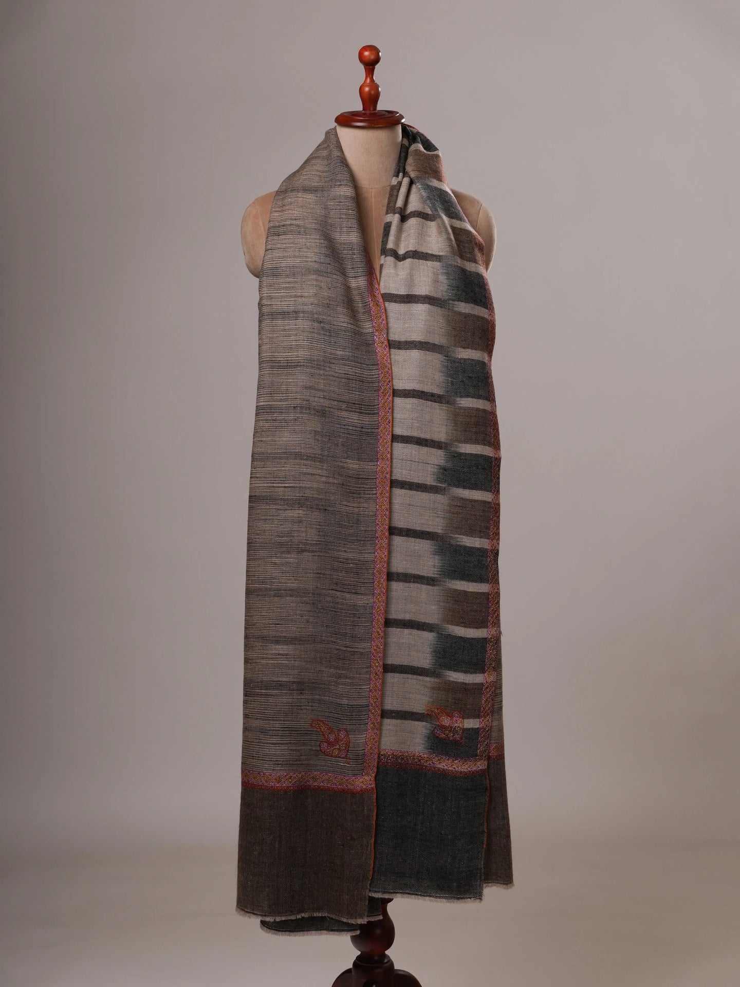 Dual Tone Oversized Handwoven Pashmina Shawl with Hashia Hand Embroidery Shahkaar