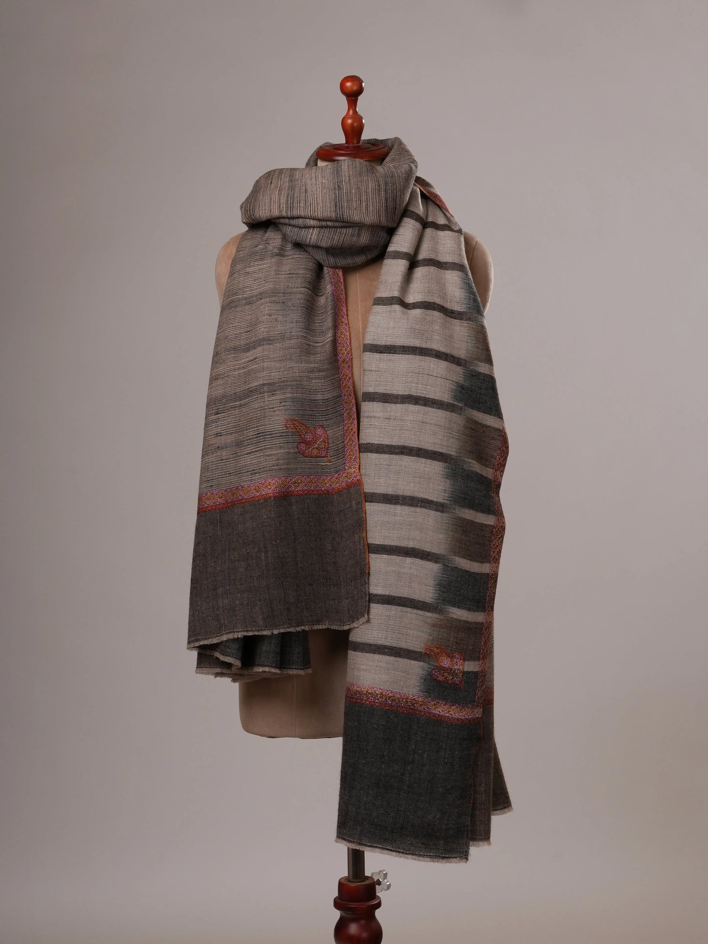 Dual Tone Oversized Handwoven Pashmina Shawl with Hashia Hand Embroidery Shahkaar