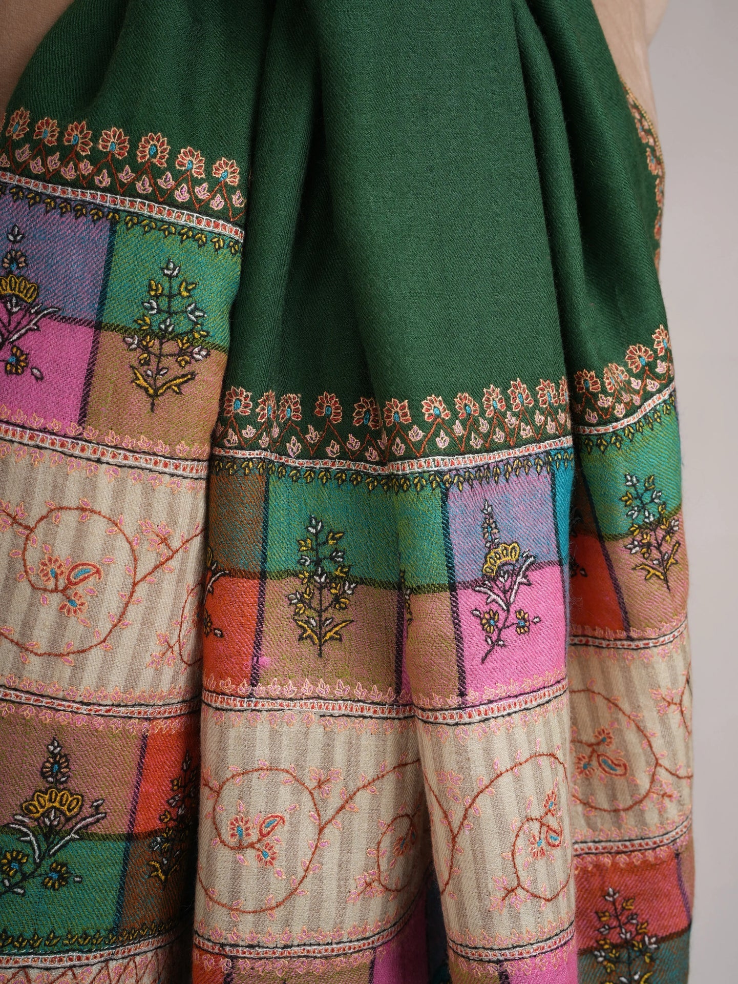 Emerald Green Pashmina Shawl with Contrasting Palla Shahkaar