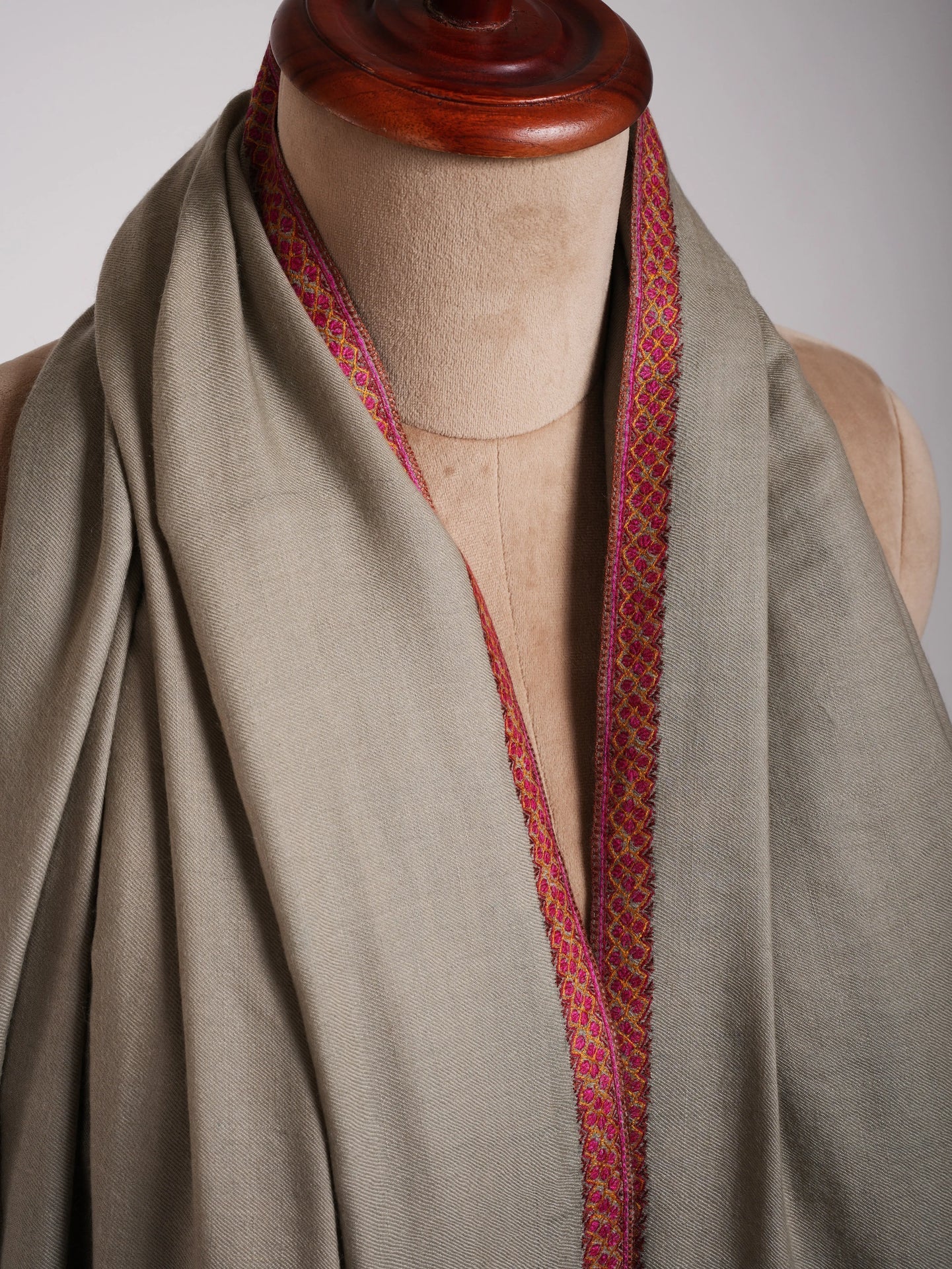 Grey Handloomed Kashmiri XL Pashmina Embroidered Shawl Shahkaar
