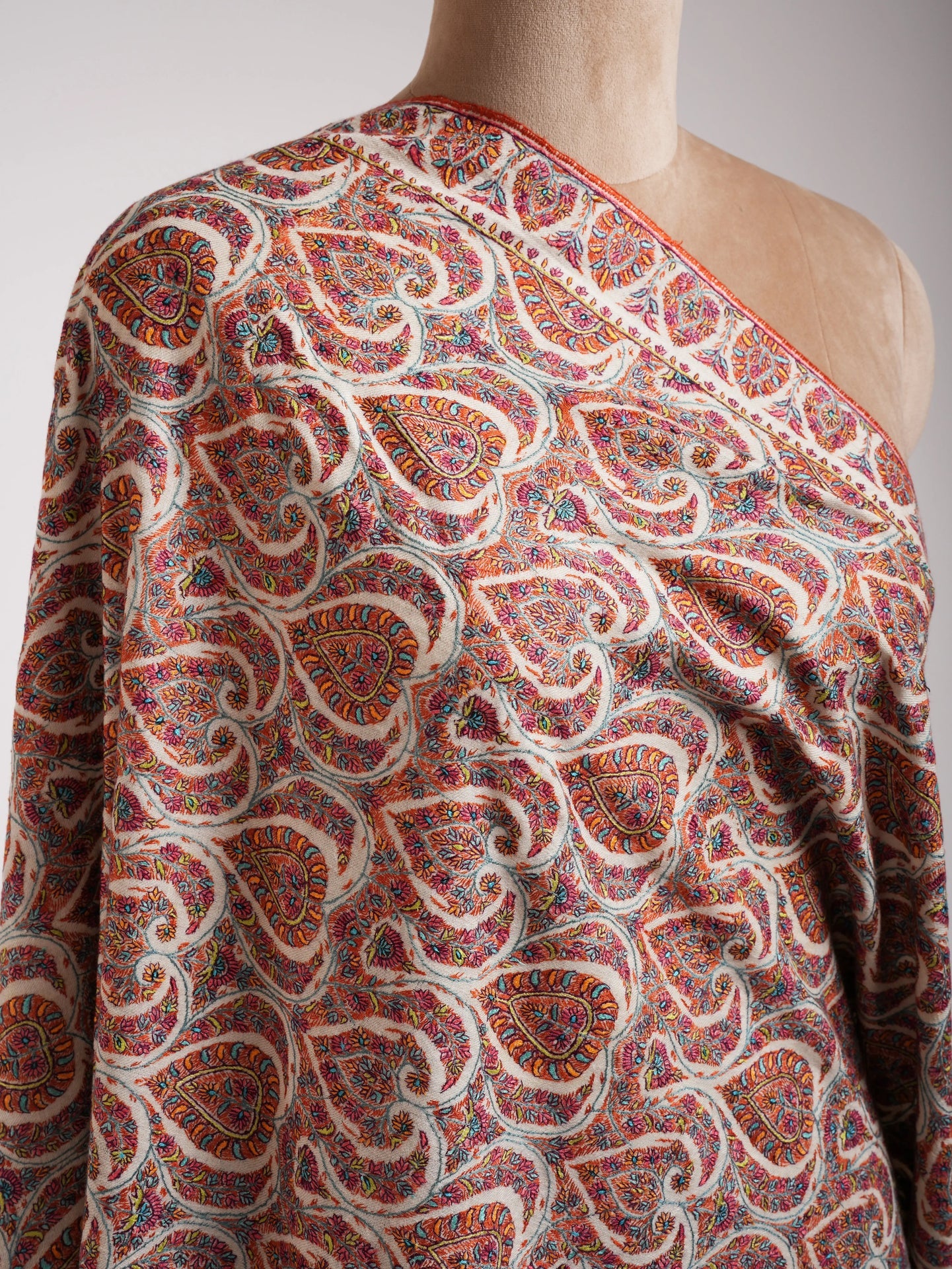 Hand Sozni Embroidered White Pashmina Jamavar Shawl Shahkaar