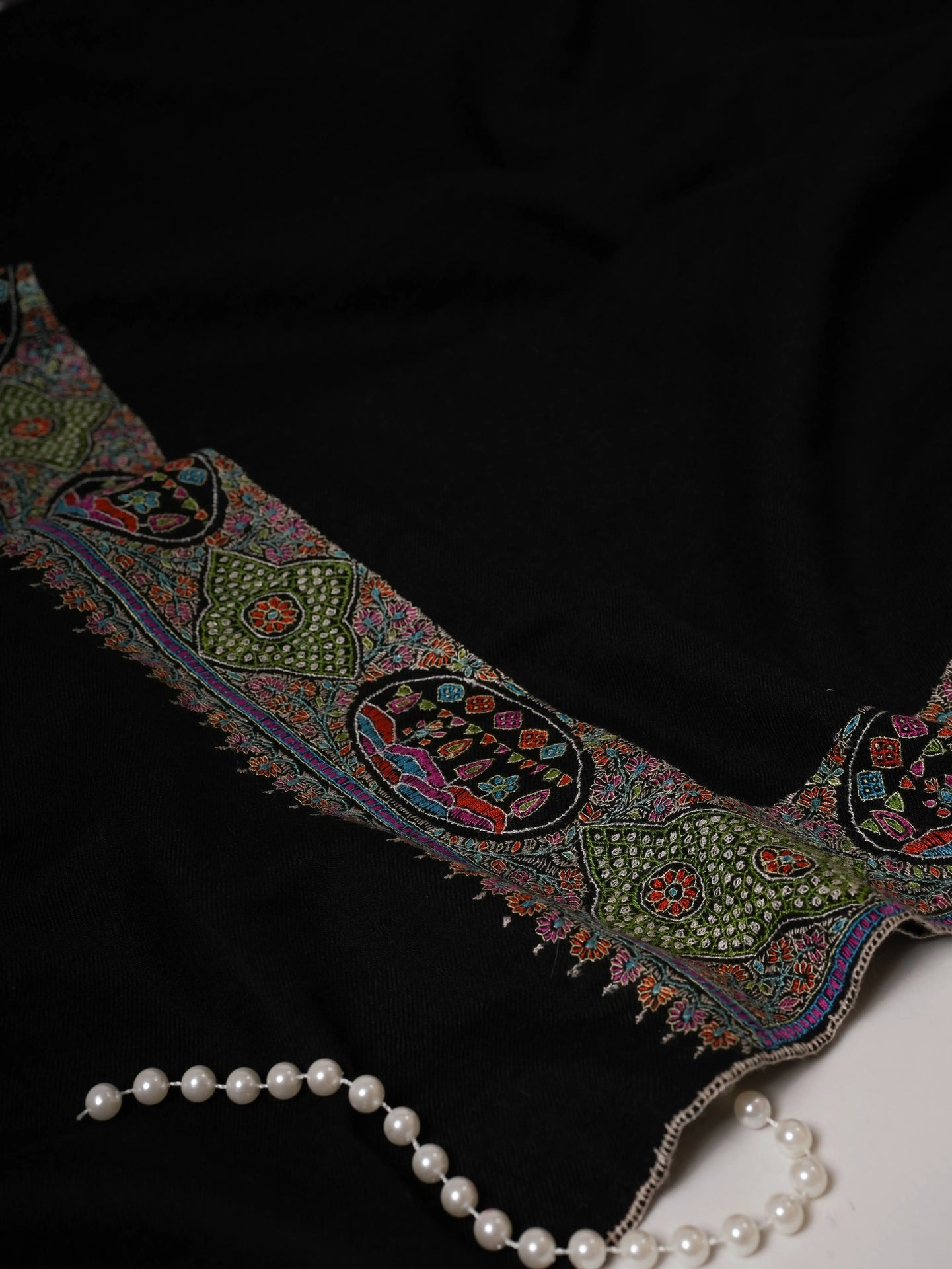 Handspun Black Daur Hand Embroidered Pashmina Shawl Shahkaar