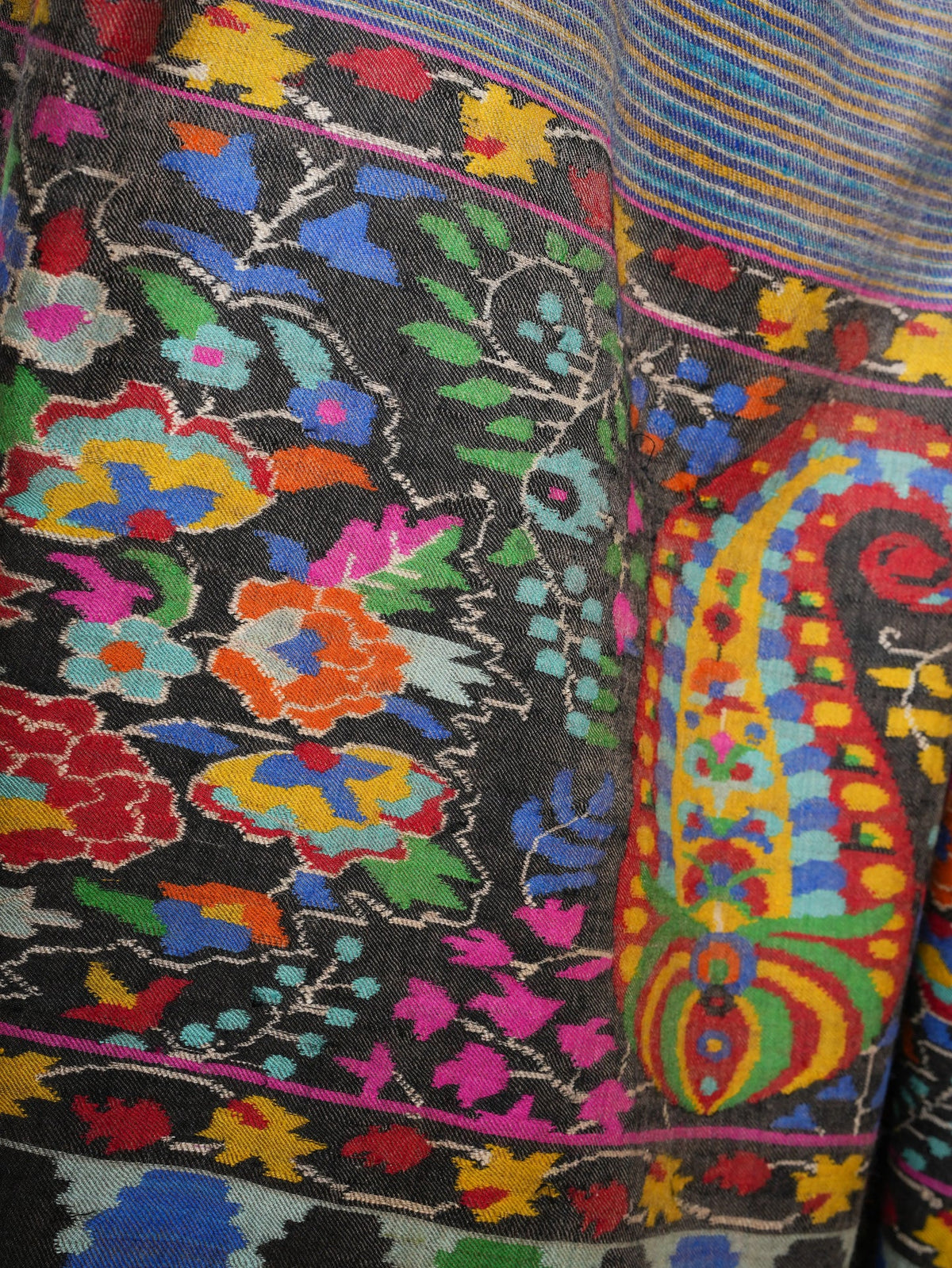 Handwoven Kashmiri Kani Pashmina Shawl with Traditional Motifs Shahkaar
