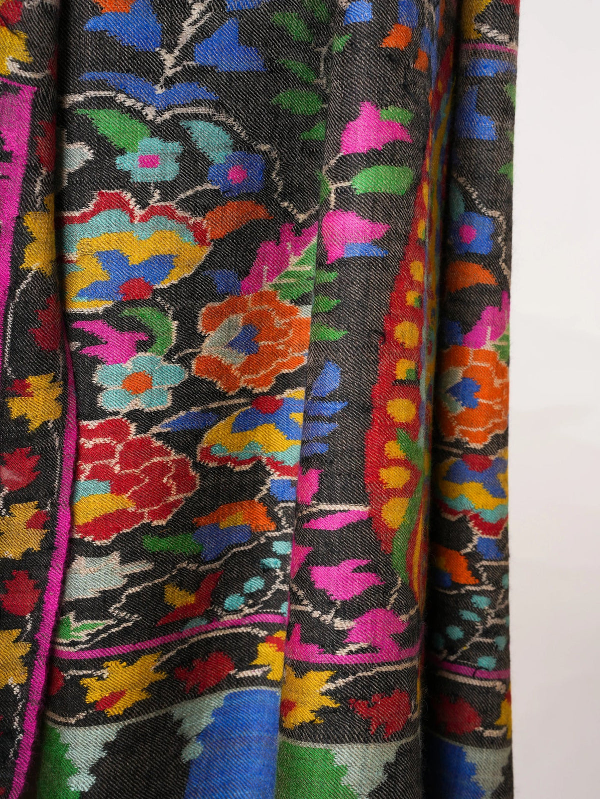 Handwoven Kashmiri Kani Pashmina Shawl with Traditional Motifs Shahkaar
