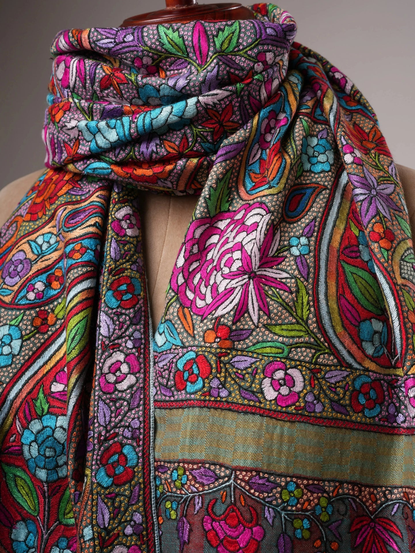 Handwoven Pashmina Jamavar Shawl with Papermachie Detailing Shahkaar