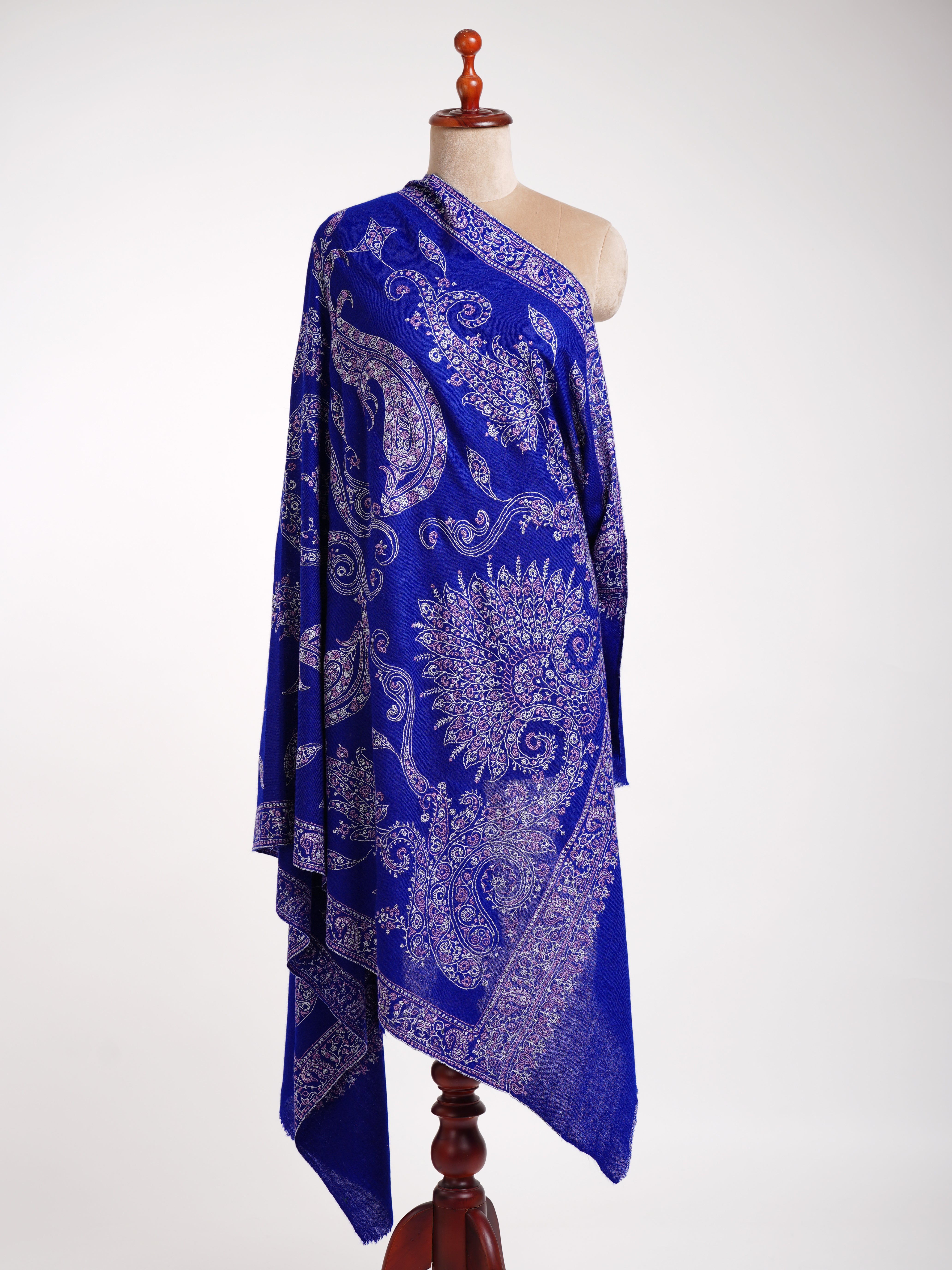 Châle Pashmina brodé Sozni indien bleu cobalt