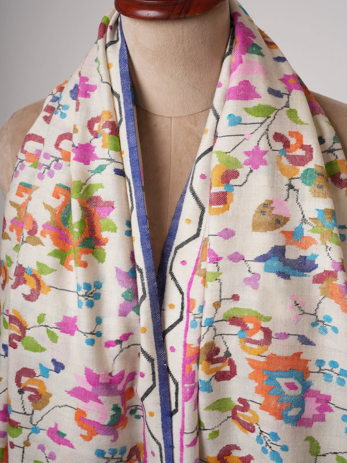 Ivory Handloomed Kani Pashmina Shawl with Fresh Floral Motifs Shahkaar