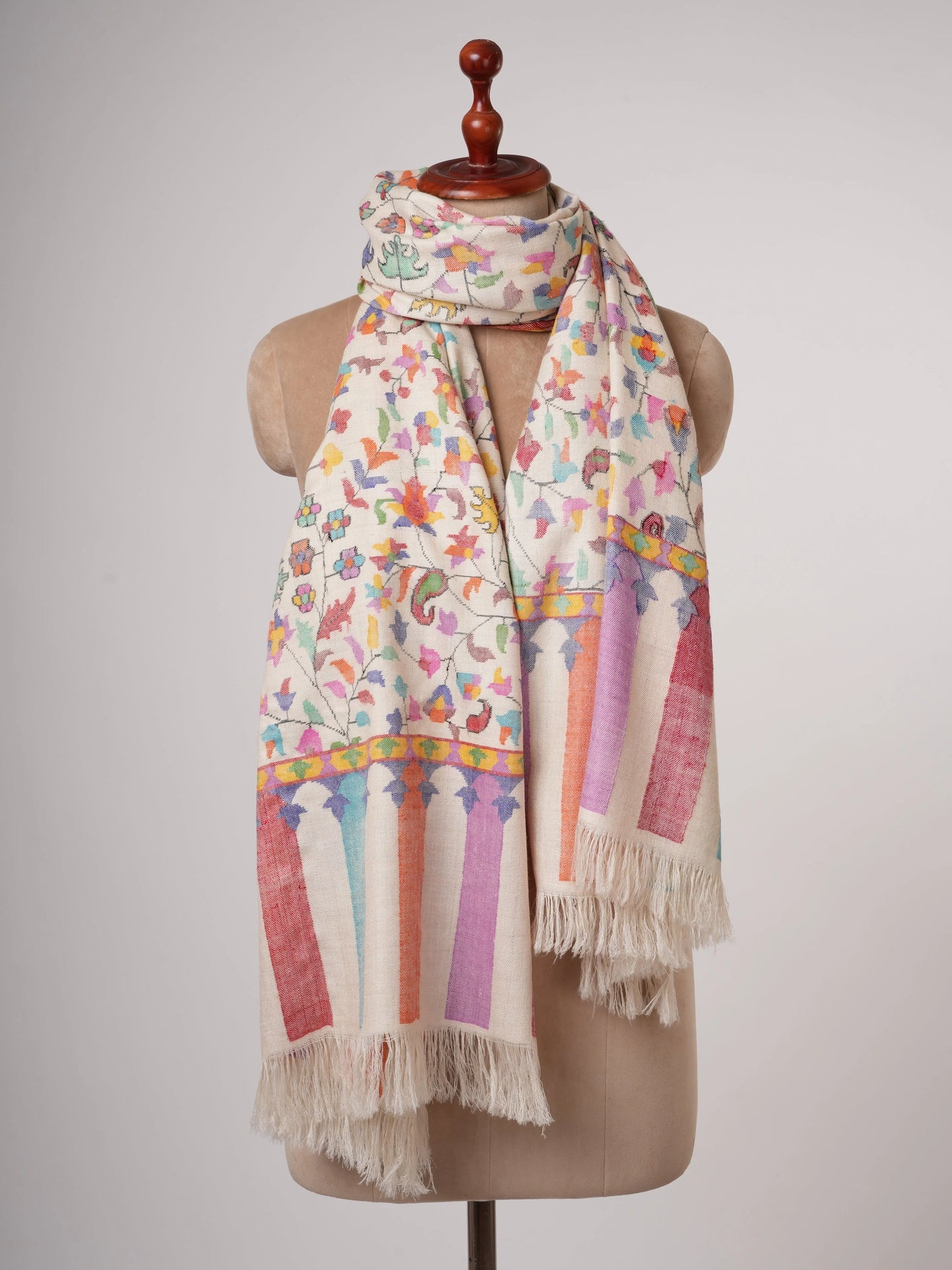Ivory Kani Pashmina Shawl with Fine Traditional Motifs – Handwoven Art Shahkaar
