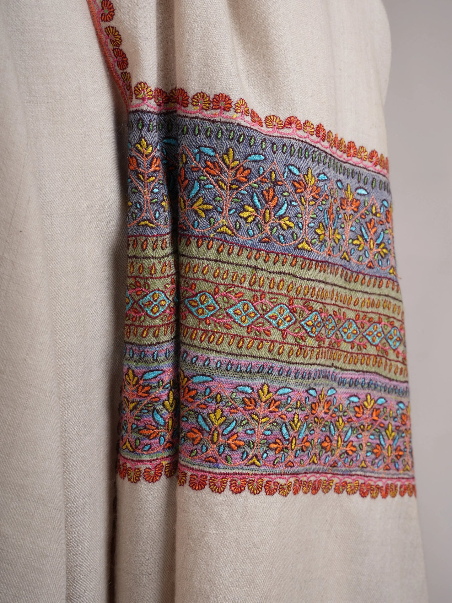 Ivory Palla Embroidered Handwoven Pashmina Shawl Shahkaar