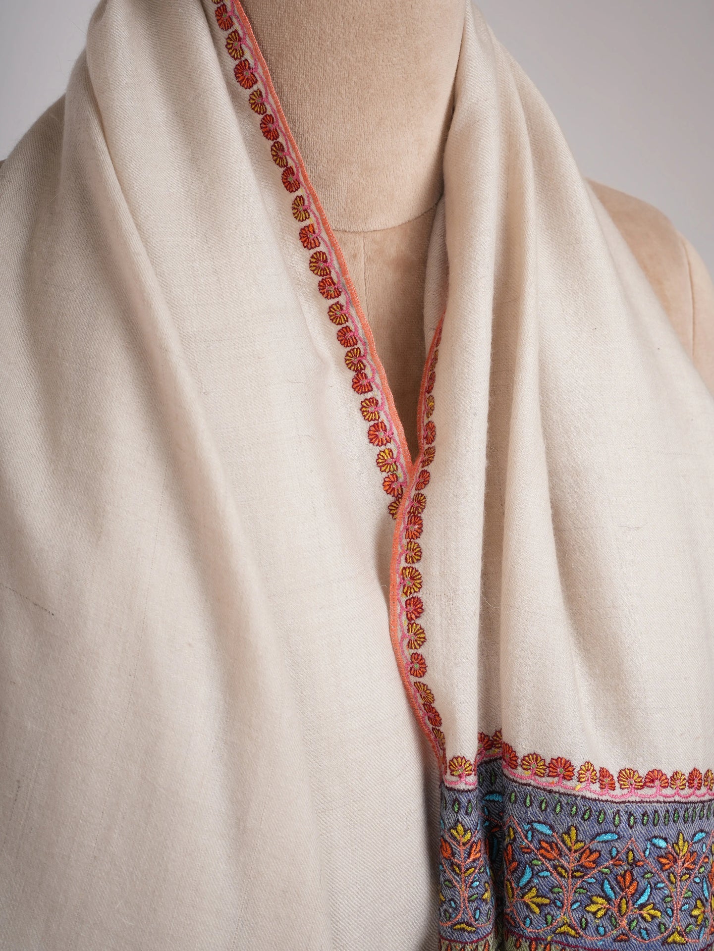 Ivory Palla Embroidered Handwoven Pashmina Shawl Shahkaar