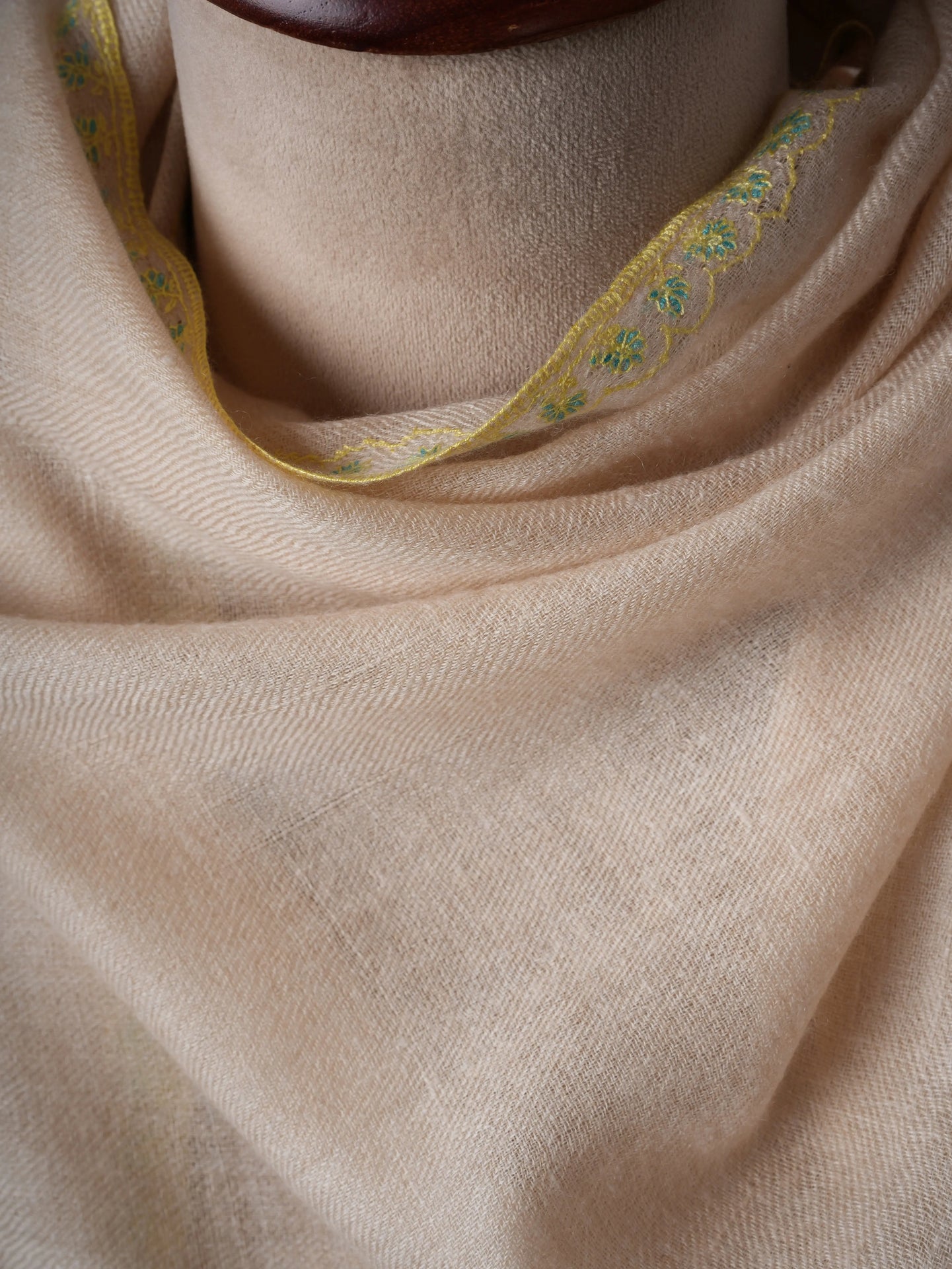 Offwhite Sustainable Cashmere Scarf with Hashia Embroidery – Ethically Made Shahkaar