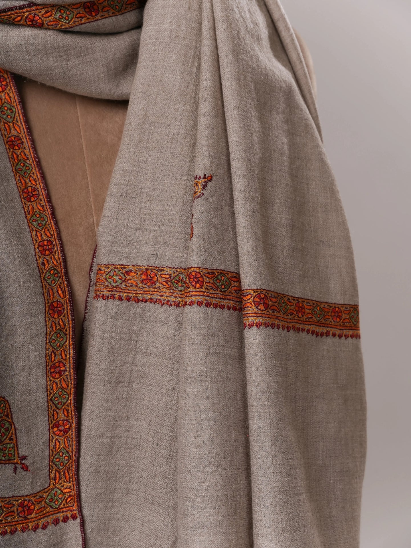 Oversized Handwoven Lightweight Pure Pashmina Shawl with Hashia Embroidery Shahkaar