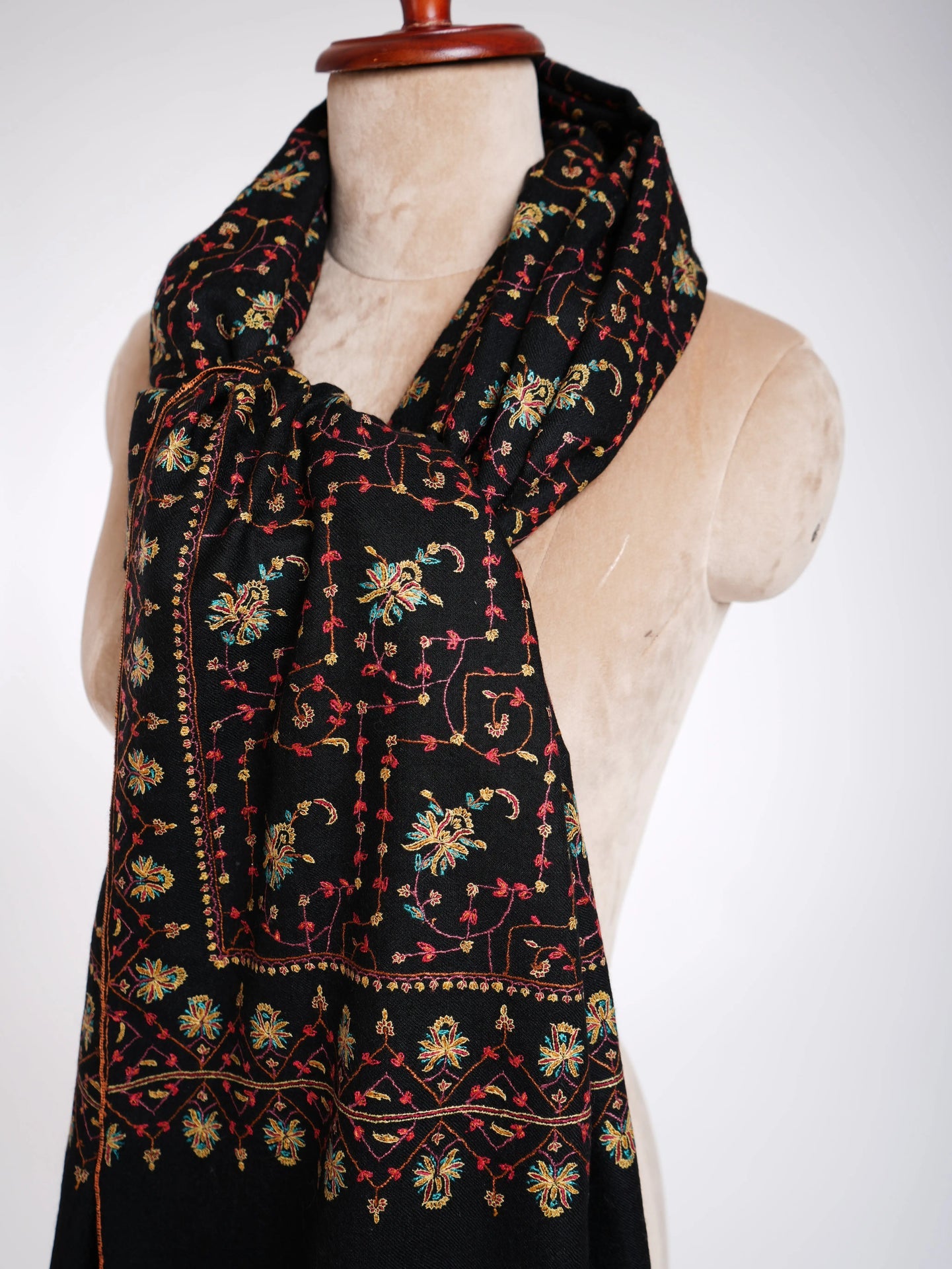Pretty Black Kashmiri Pashmina Shawl Shahkaar
