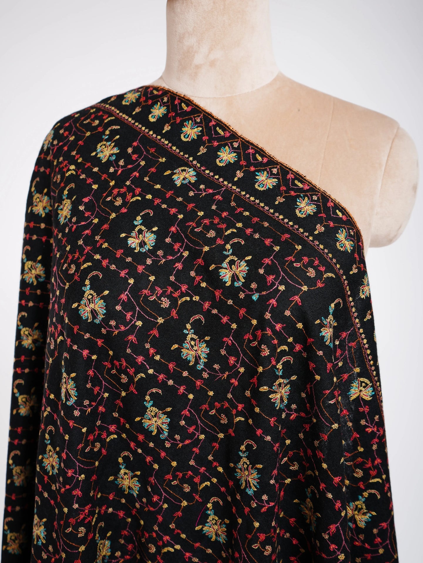 Pretty Black Kashmiri Pashmina Shawl Shahkaar