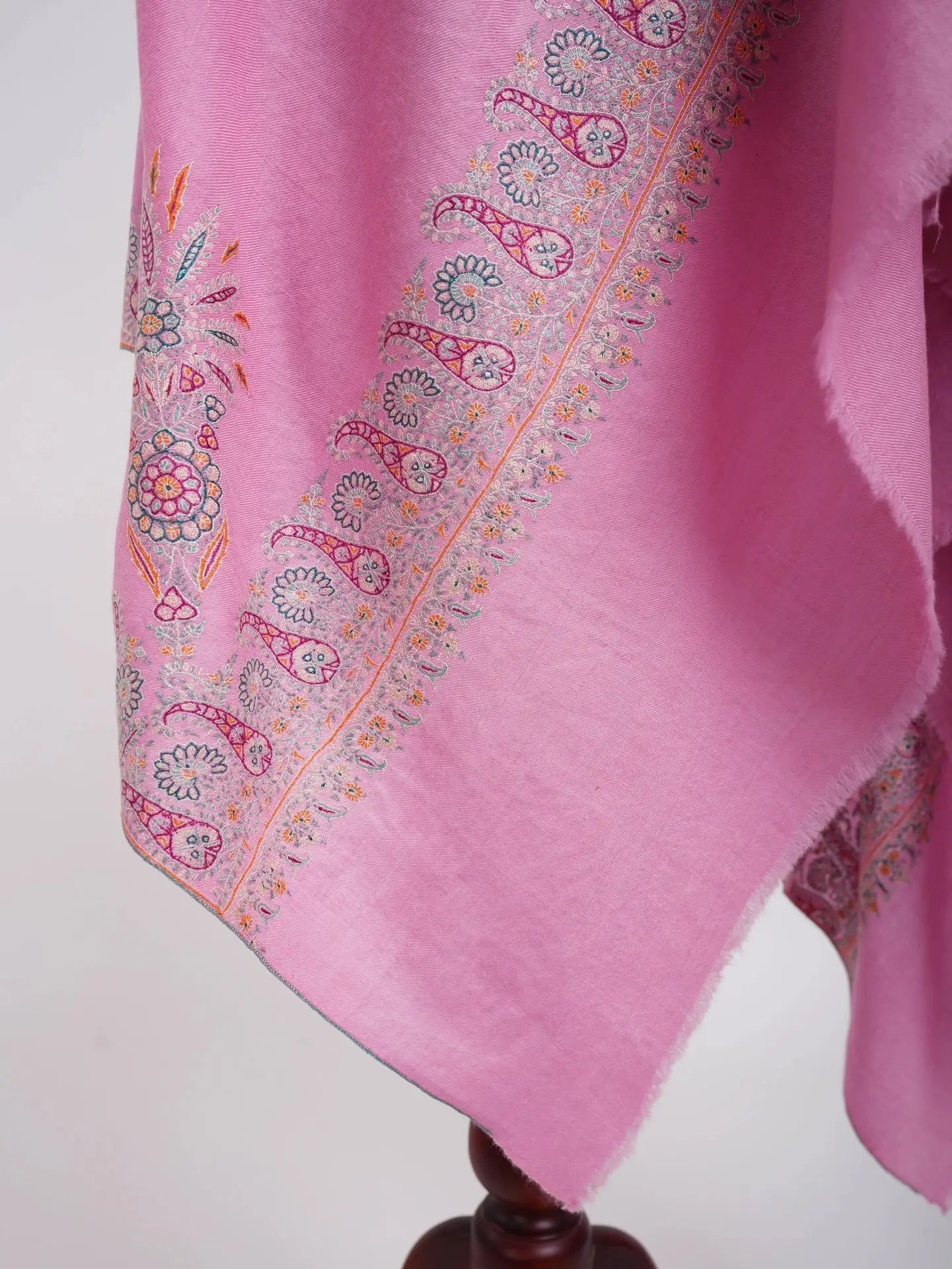 Sozni Daur Dar Hand Embroidered Pashmina Pink Shahkaar