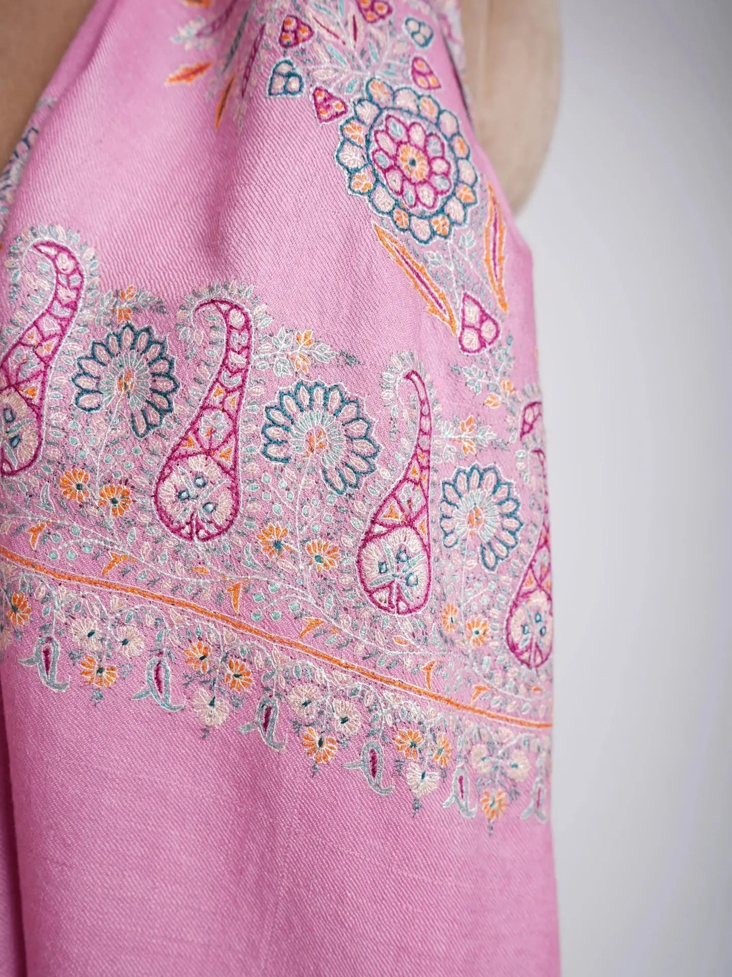 Sozni Daur Dar Hand Embroidered Pashmina Pink Shahkaar
