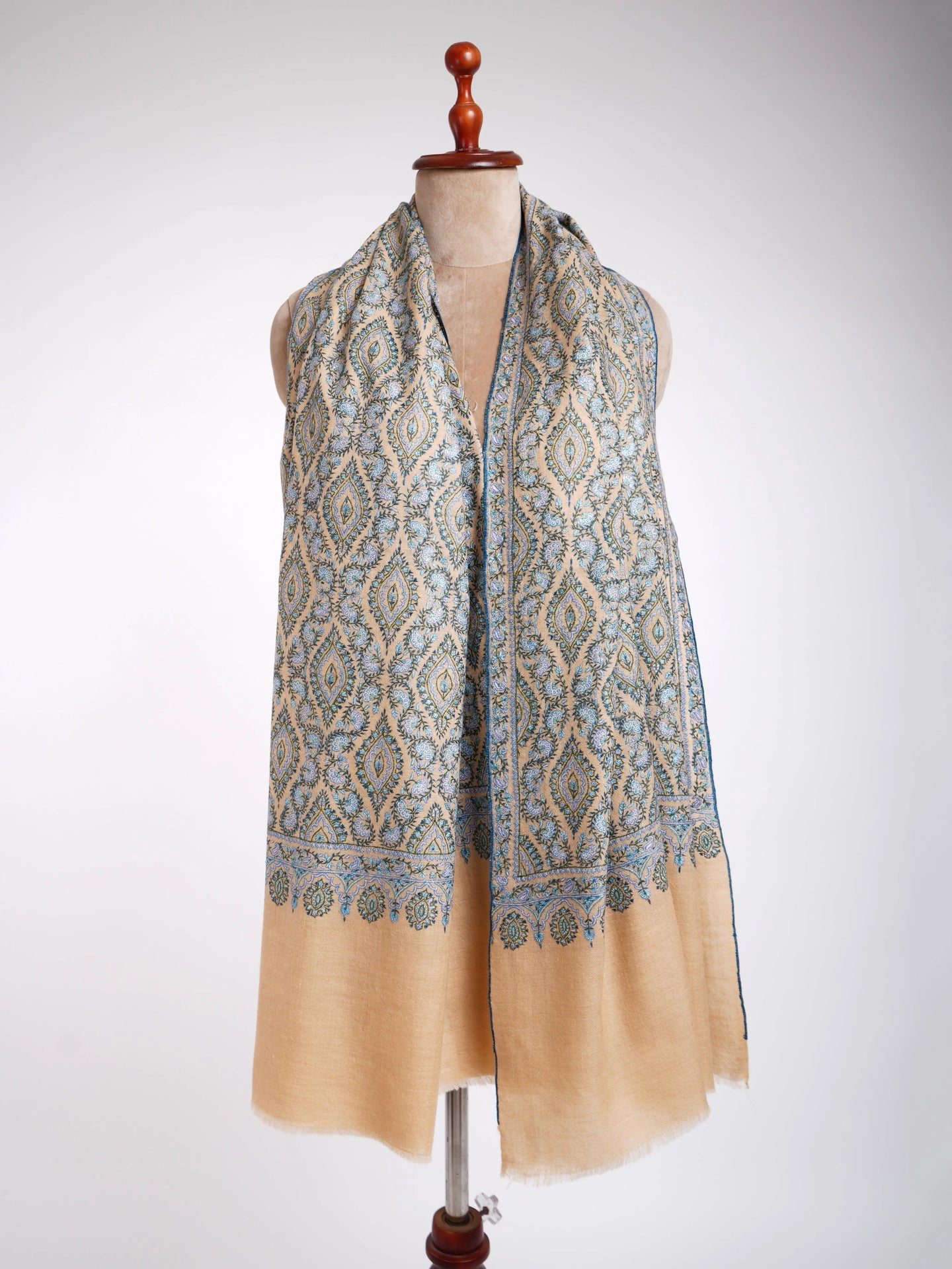 Sozni Jamavar Hand Embroidered Kashmiri Pashmina Shawl Shahkaar