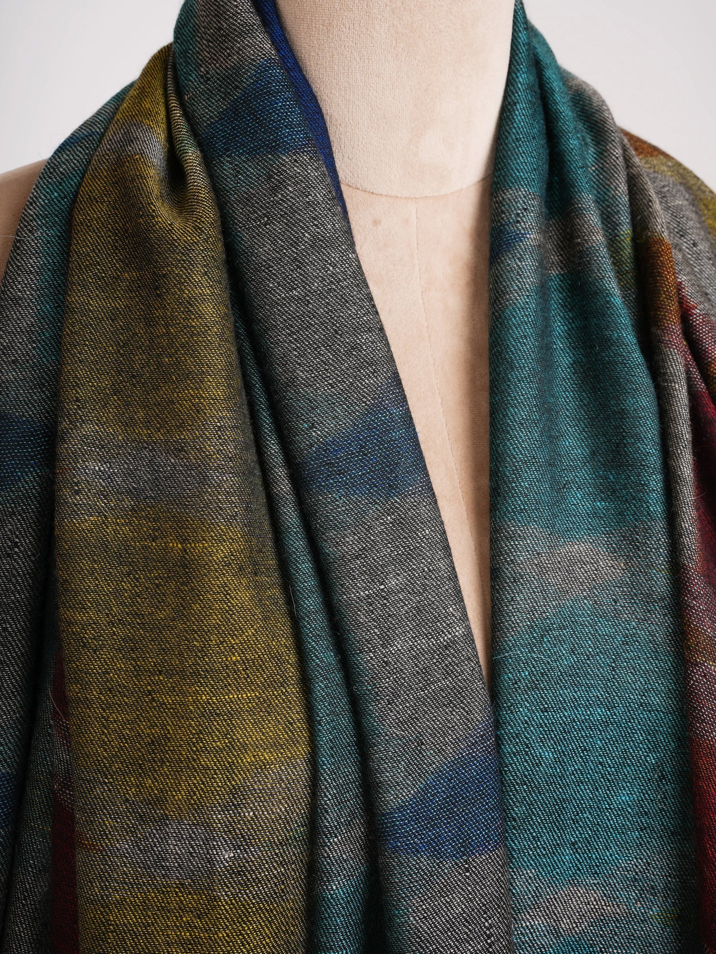 Space Dye Handwoven Stylish Pashmina Shawl Shahkaar