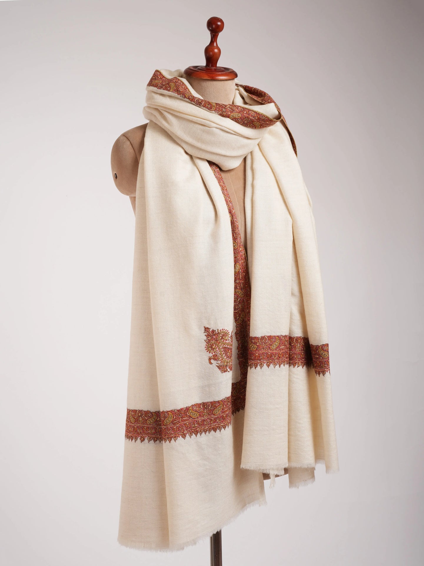 XL White Sozni Embroidered Neem Daur Pure Pashmina Shawl Shahkaar