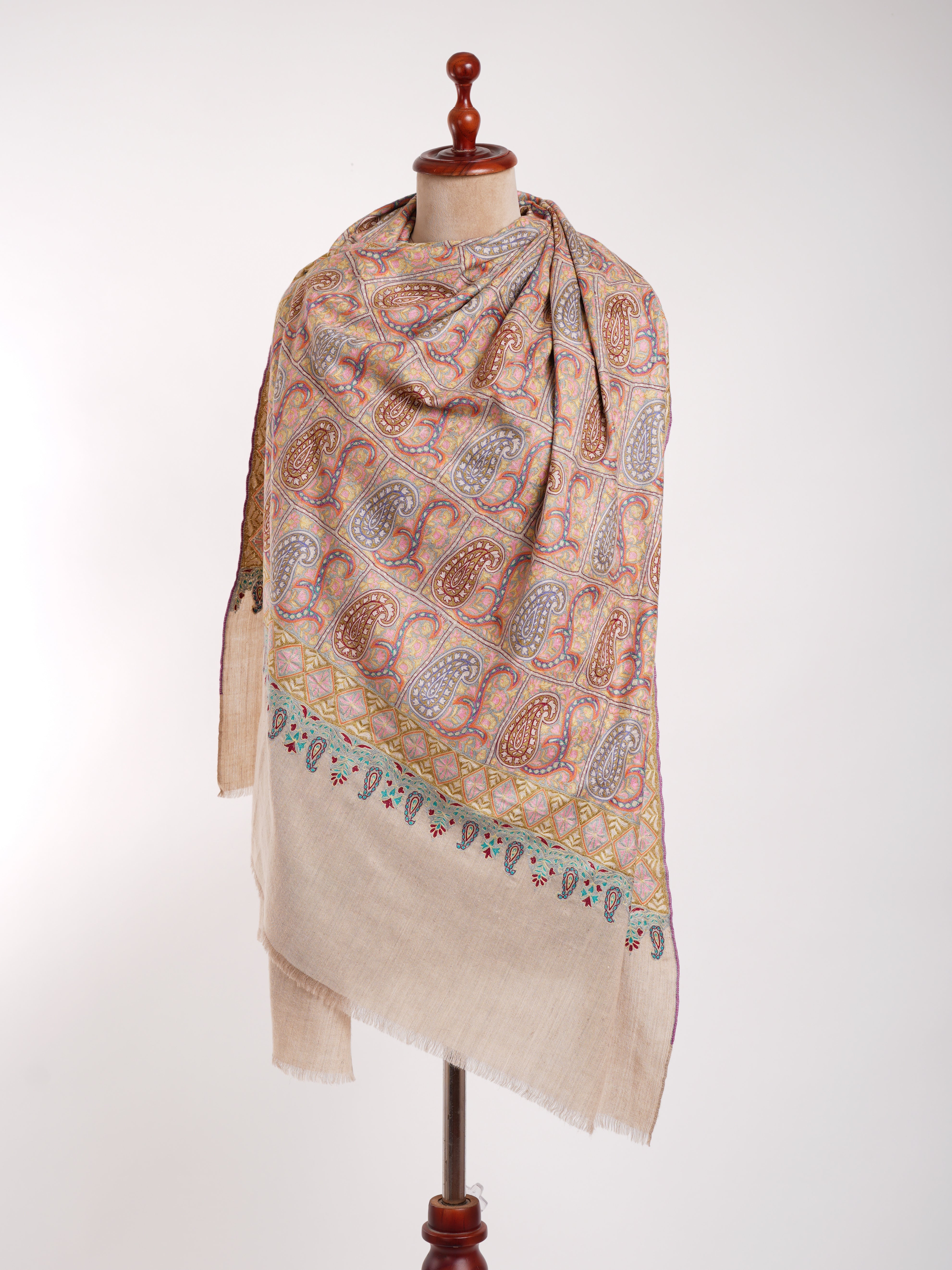 Wundervoll bestickter Pashmina-Schal von Two States