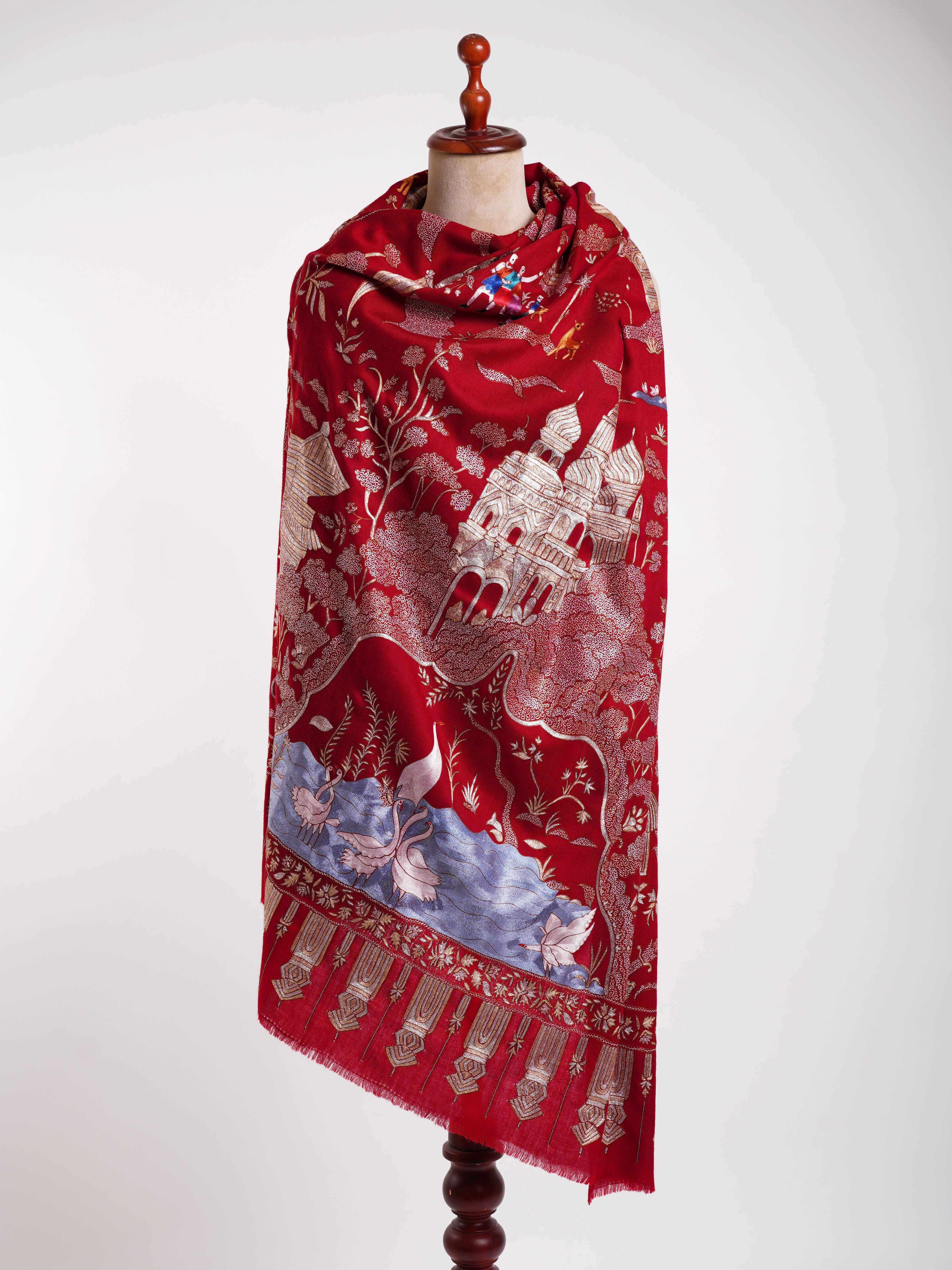 Châle métallisé pashmina rouge brodé China Town