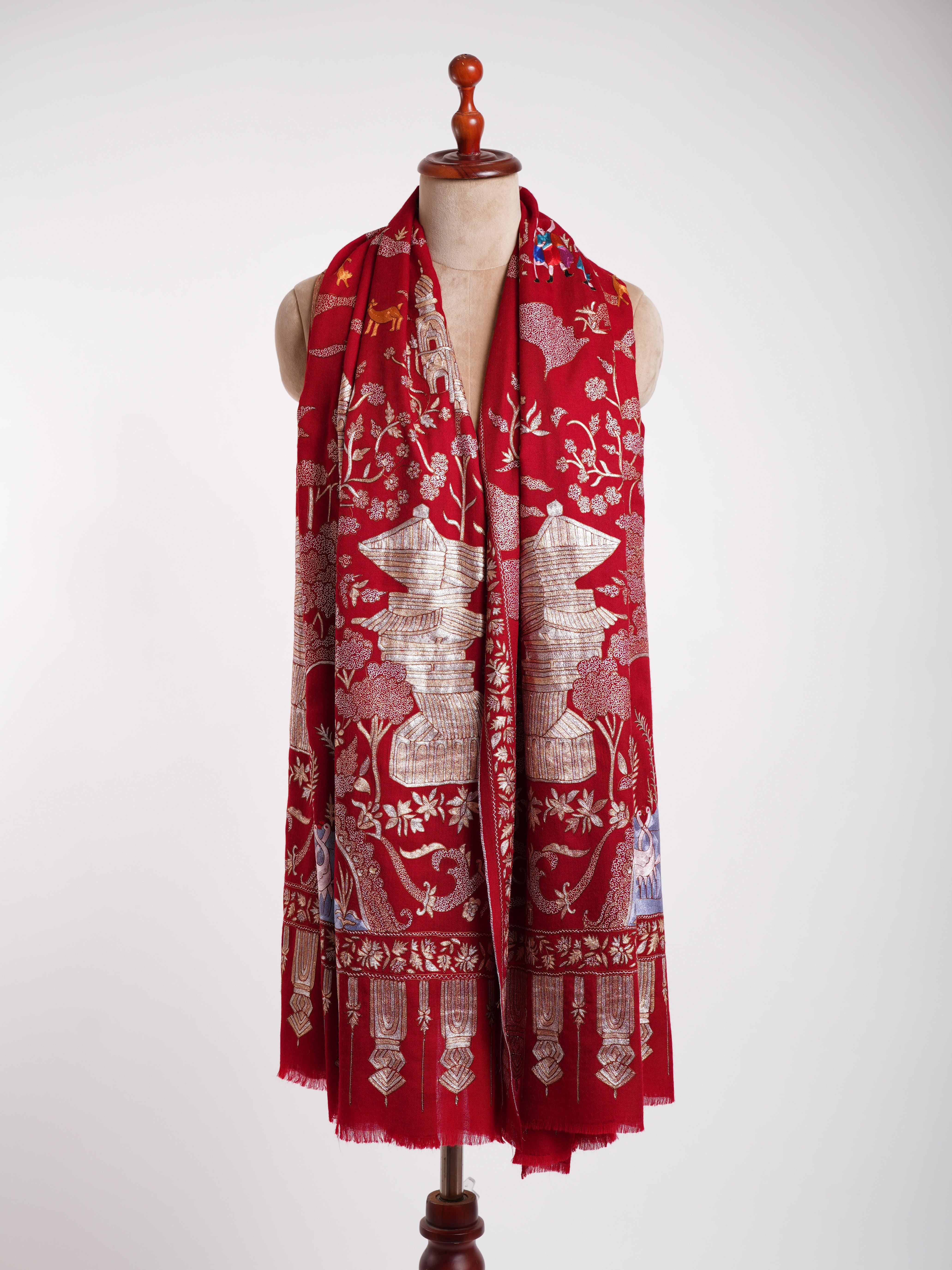 Châle métallisé pashmina rouge brodé China Town