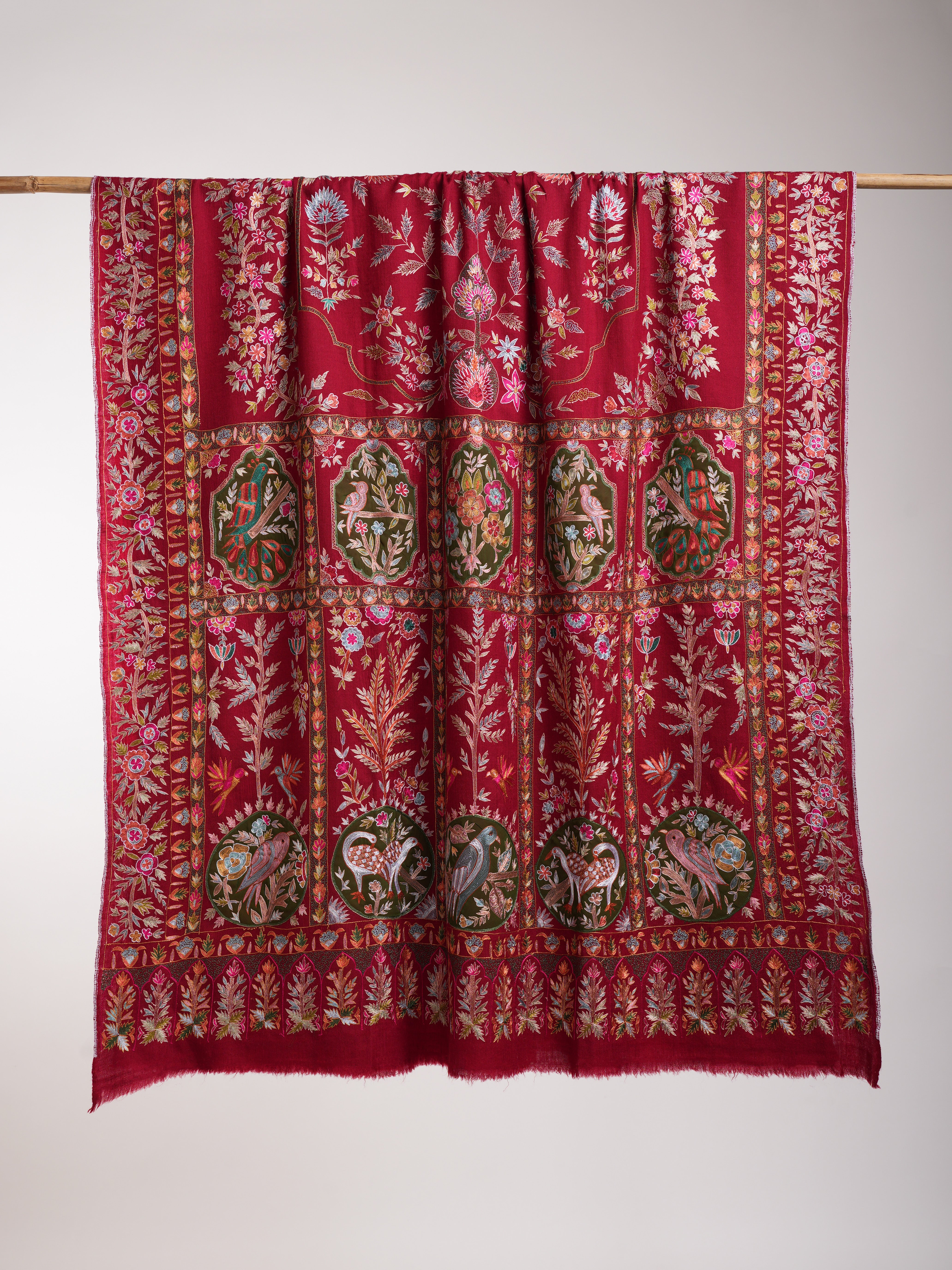 Châle Pashmina Jamavar rouge brodé à la main