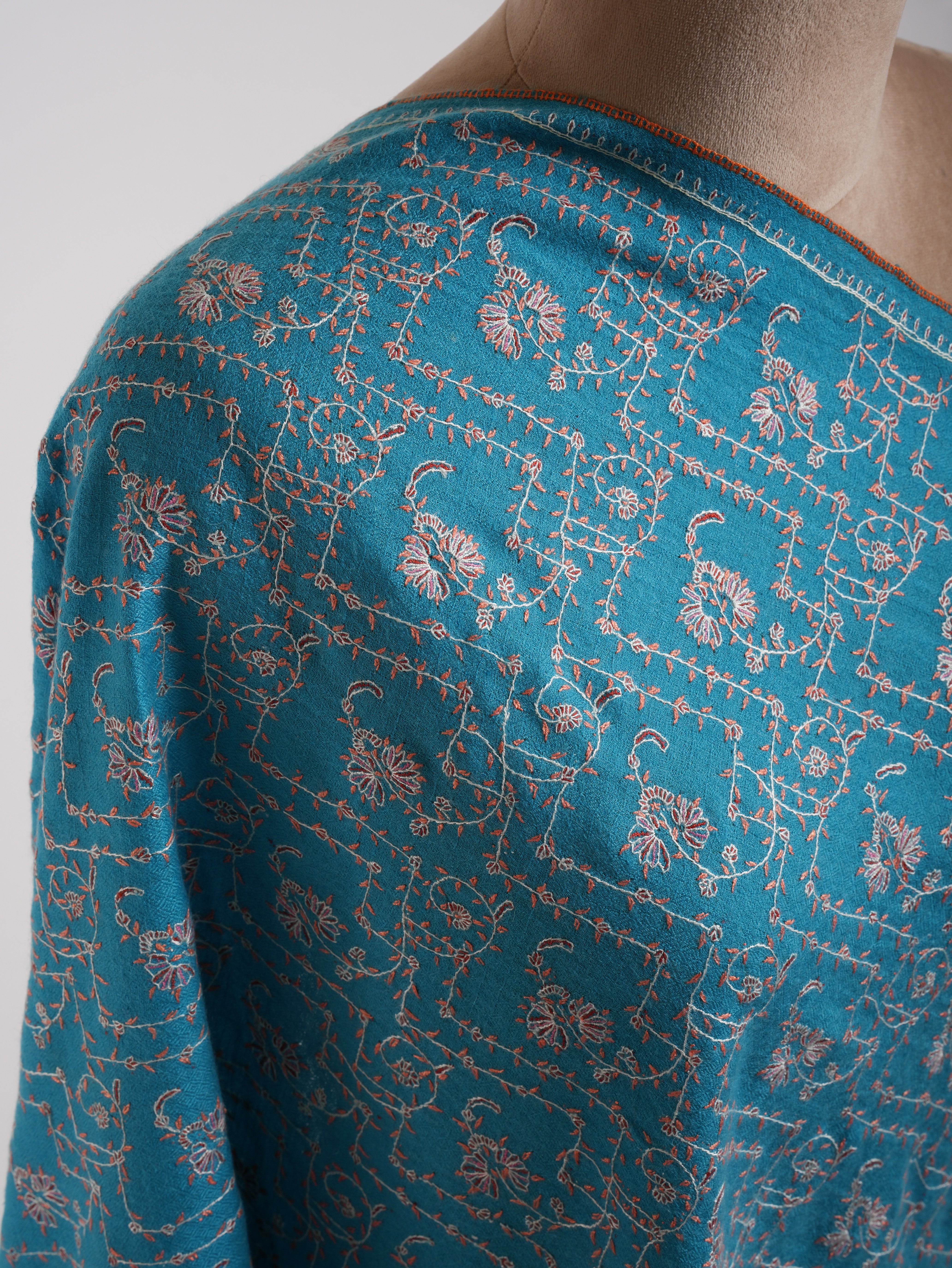 Turquoise Jaali Sozni Broidered Cachemire Pashmina châle