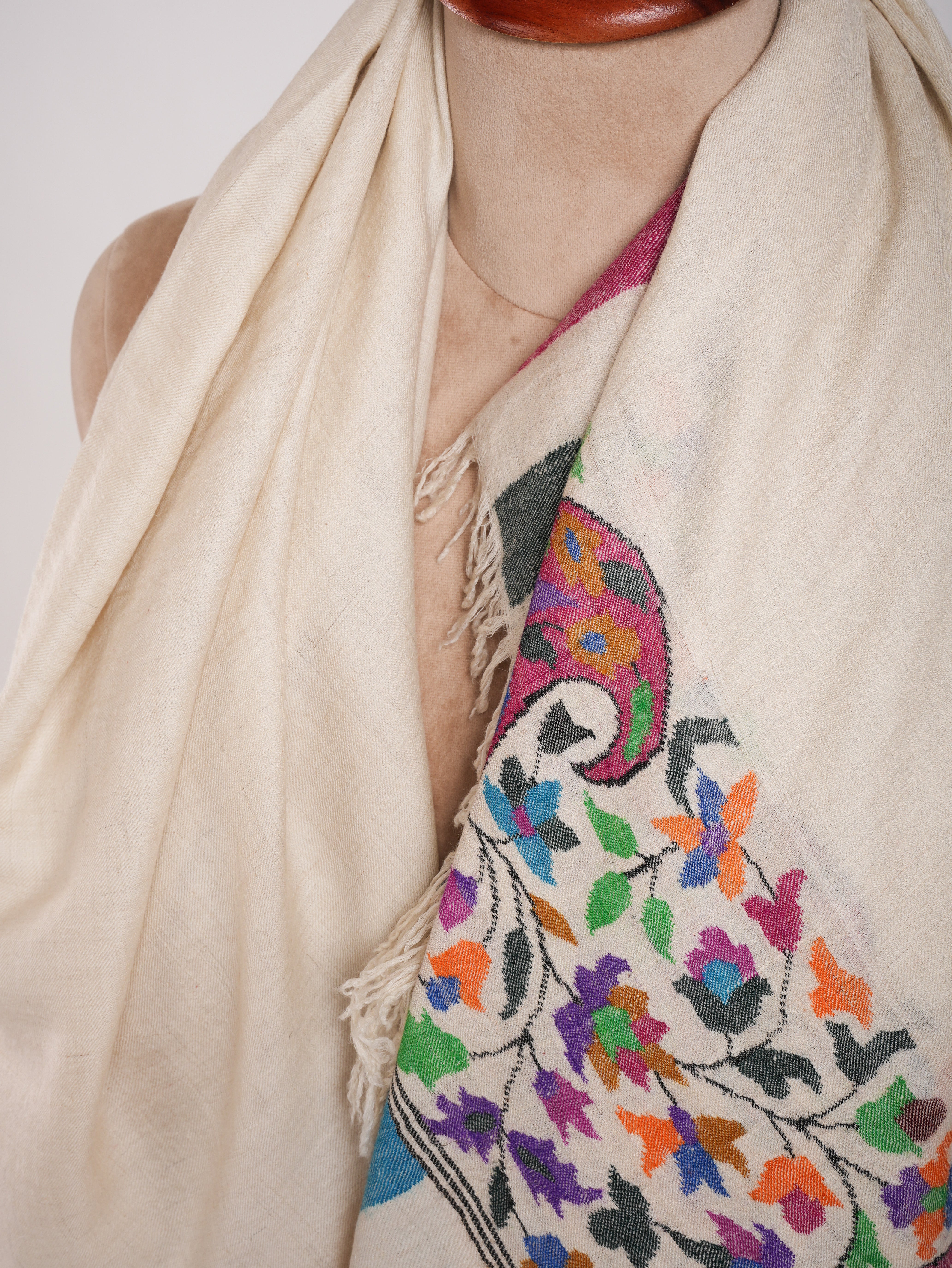 Royal Paisley Handwoven White Kani Pashmina Shawl