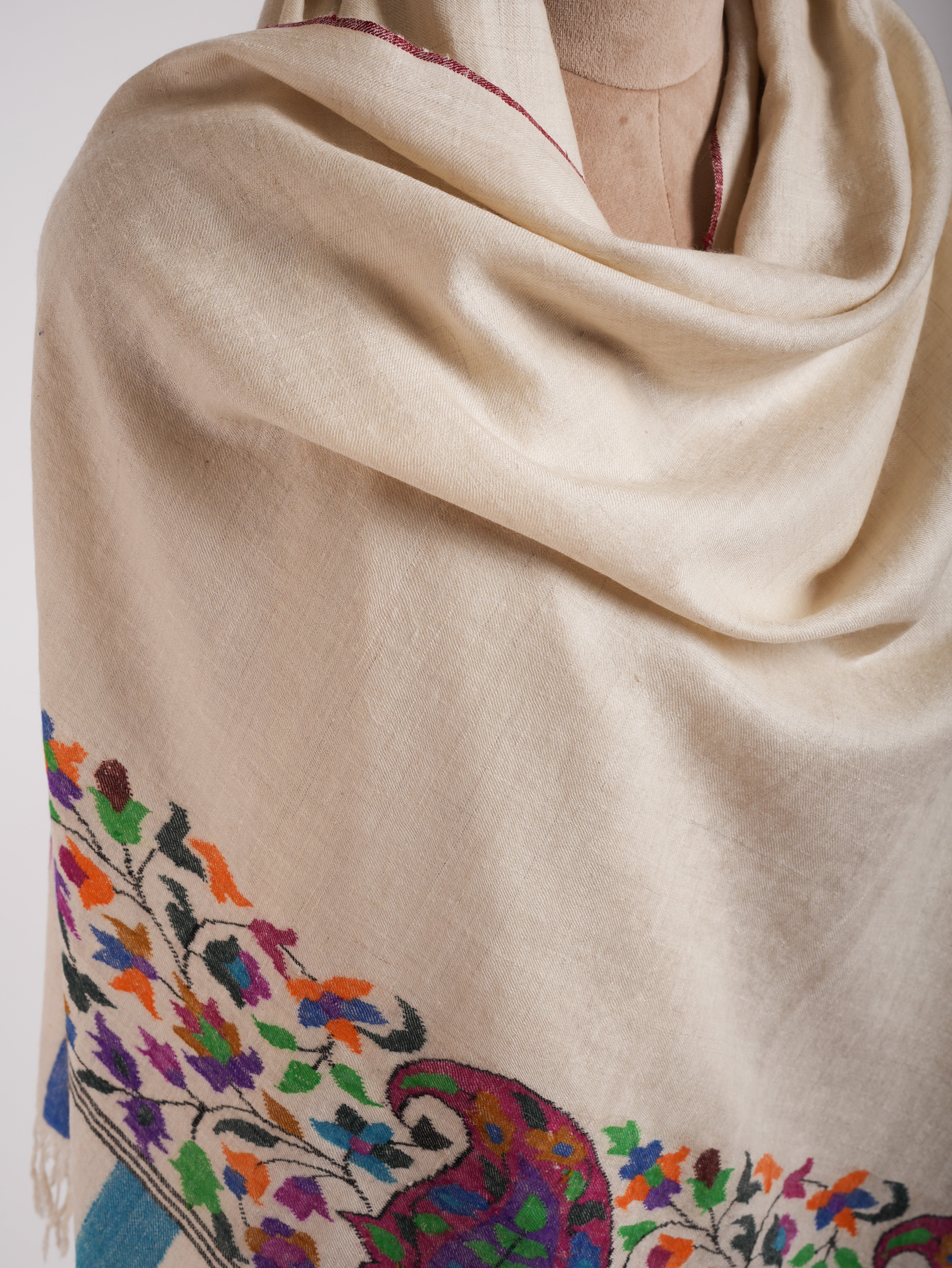 Royal Paisley Handwoven White Kani Pashmina Shawl