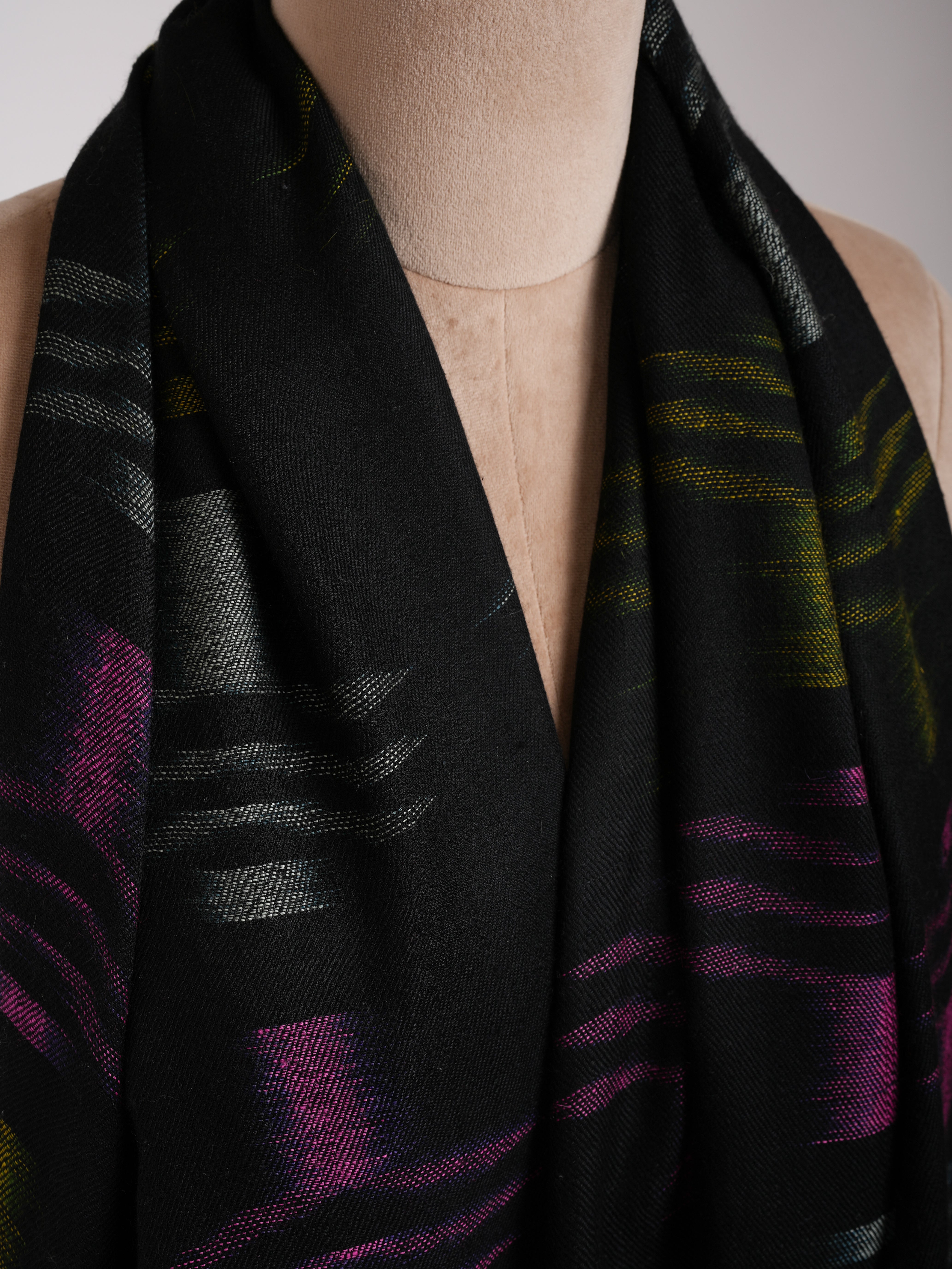 Space Dye Ikat Handloomed Black Cashmere Scarf