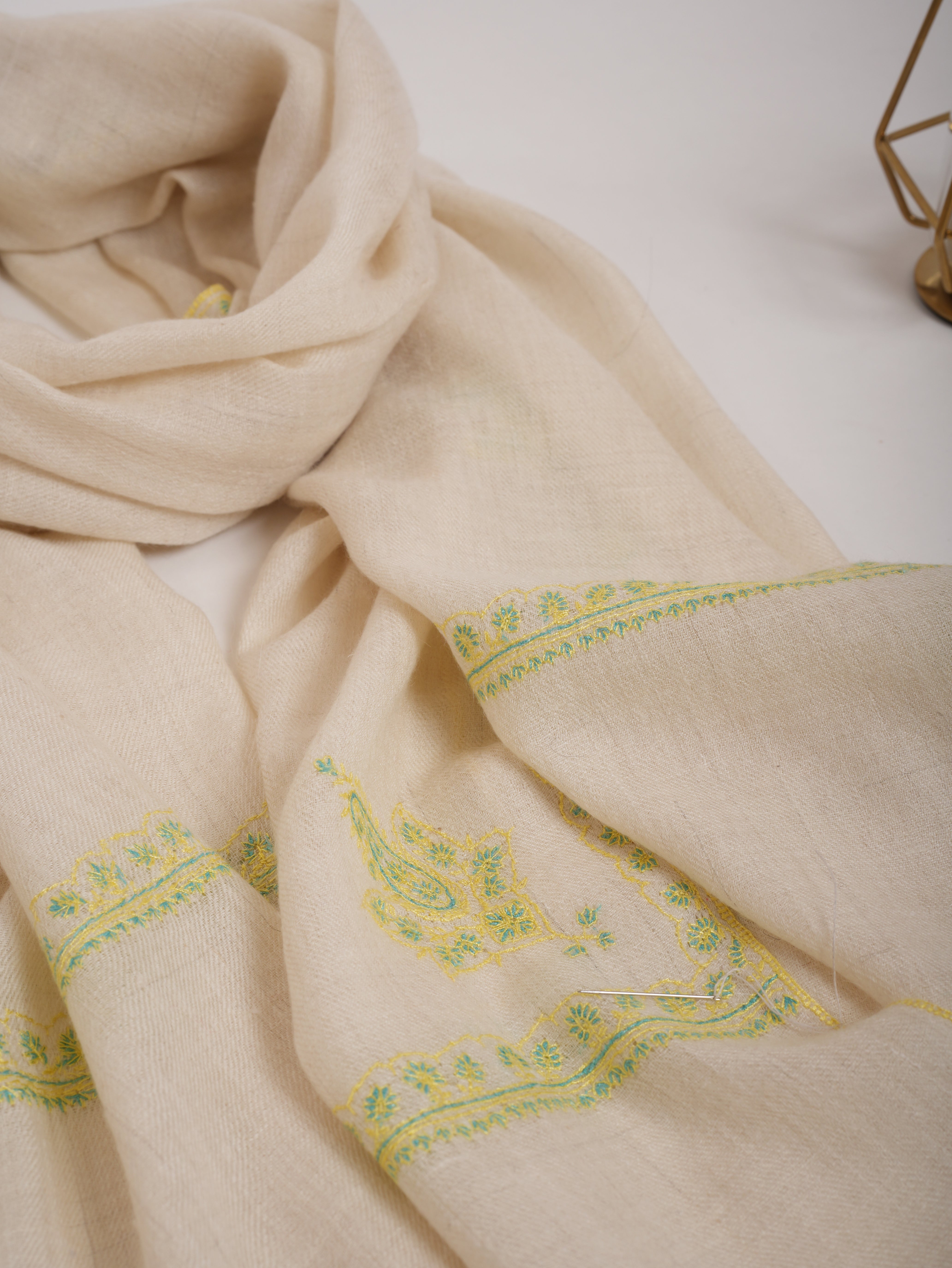 Ivory Handstitched Baildar Cashmere Pashmina Wrap