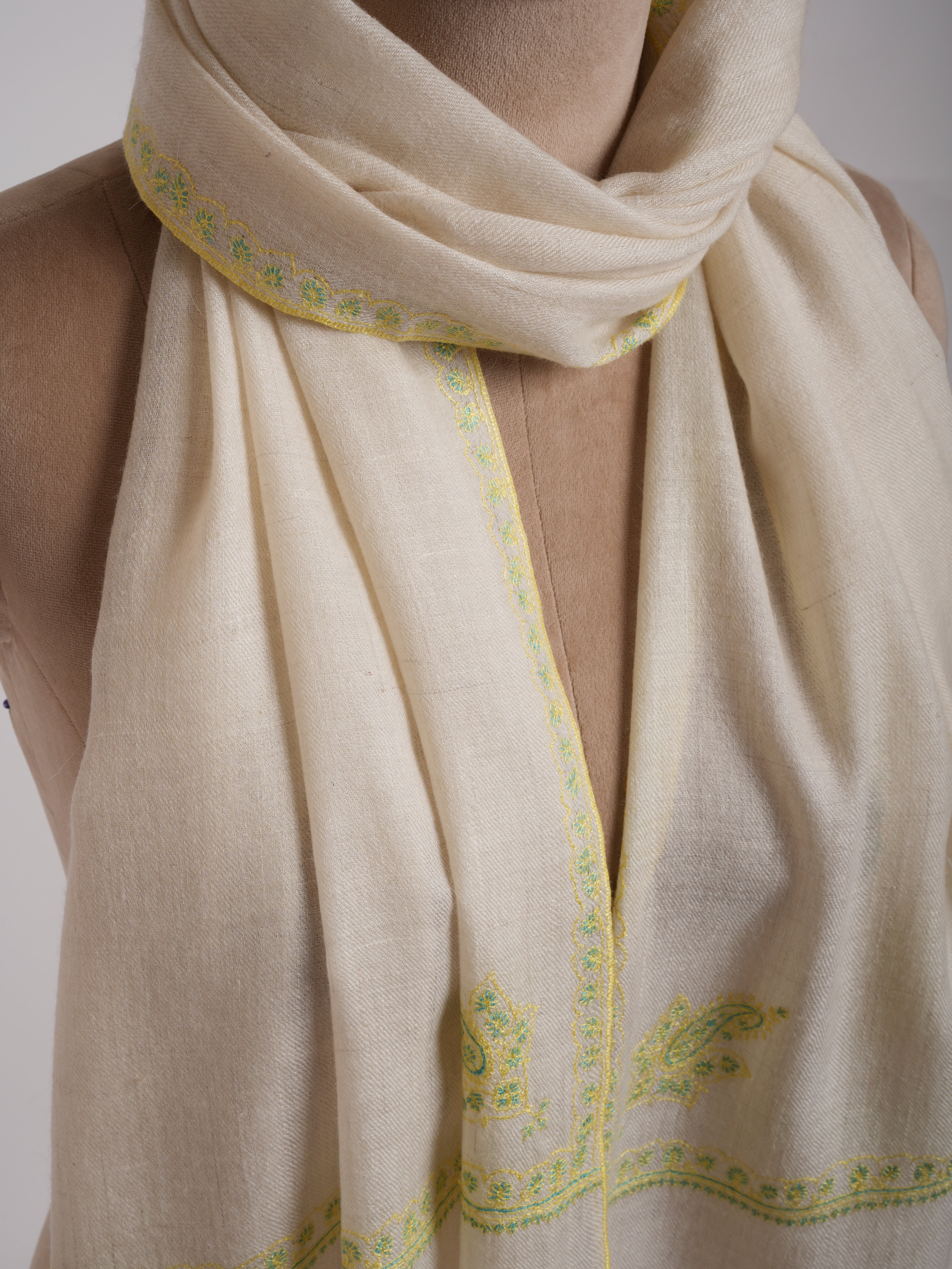 Ivory Handstitched Baildar Cashmere Pashmina Wrap