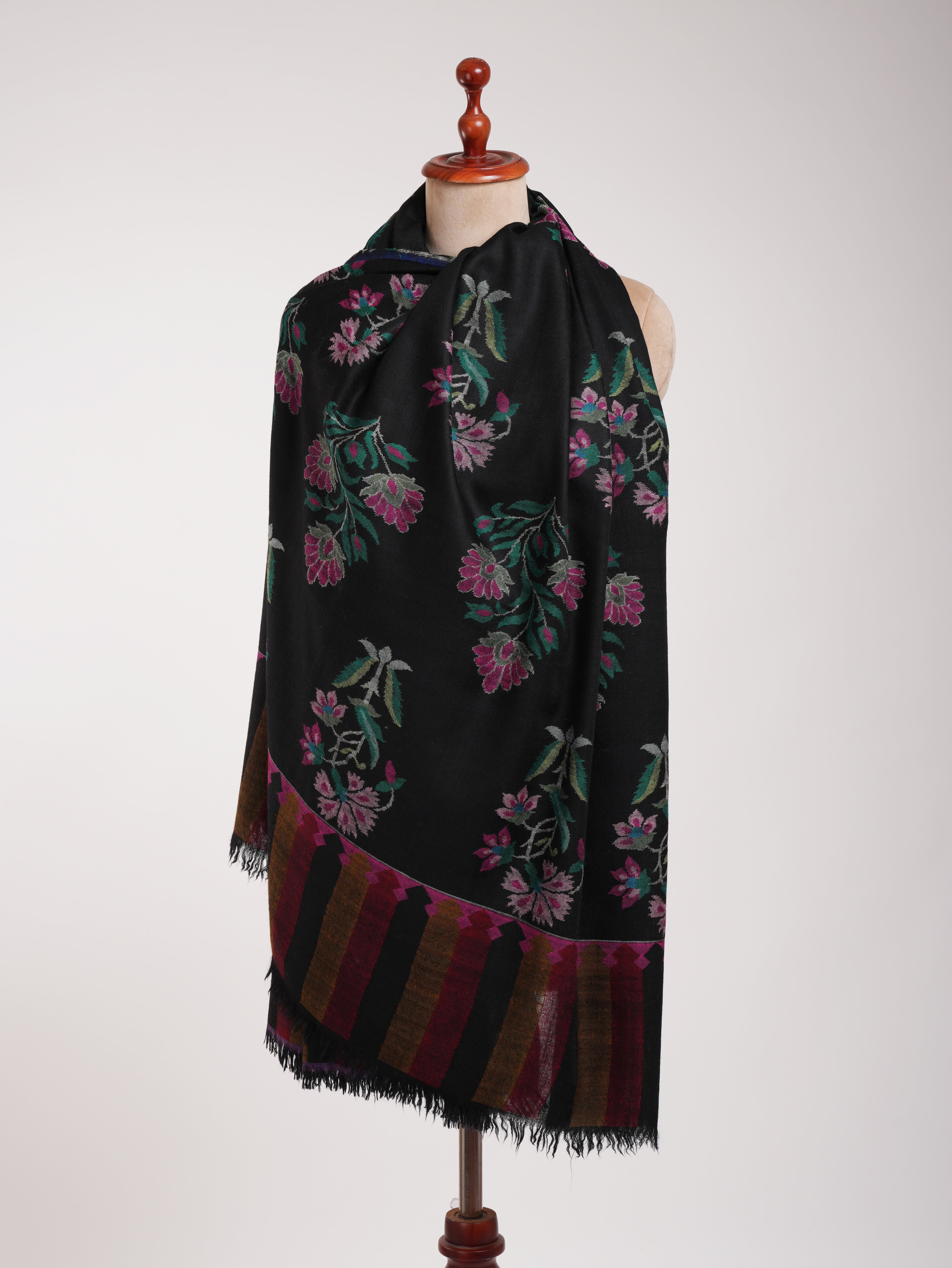 Black Mughal Motif Kani Handwoven Pashmina Shawl