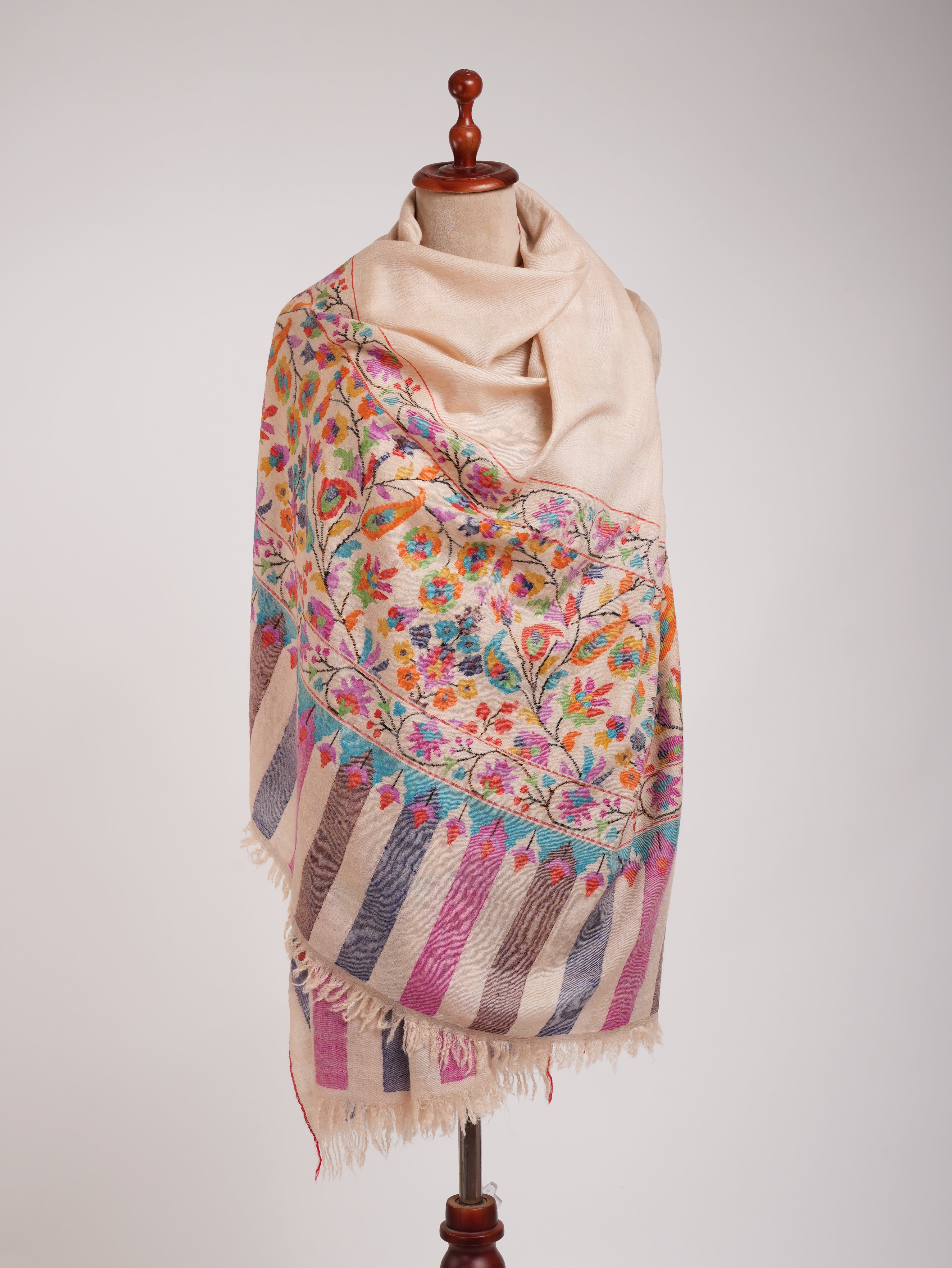 Soft handloomed Kashmiri Kani Pashmina Shawl