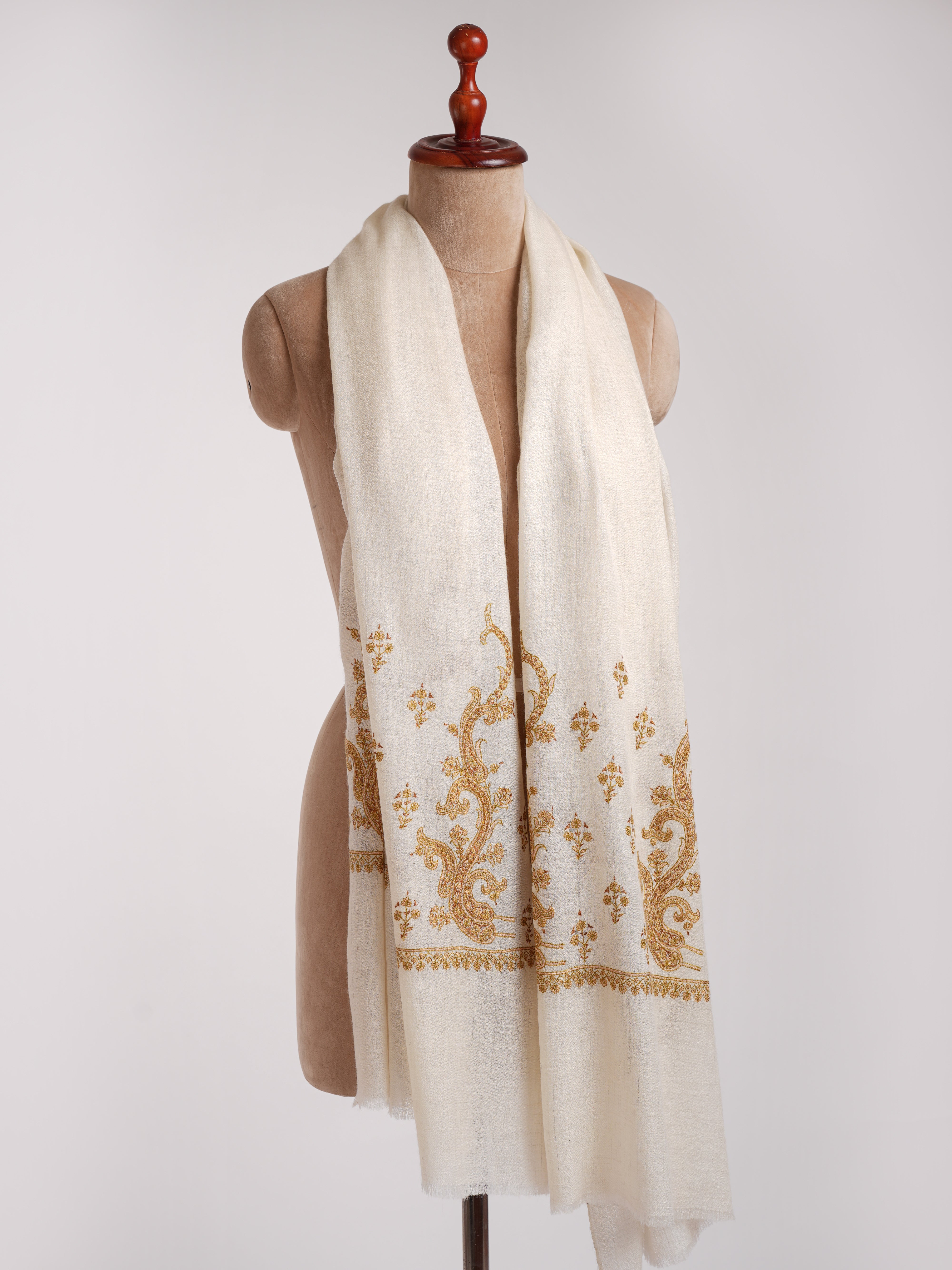 Stola in cashmere del Kashmir bianco ricamato Sozni