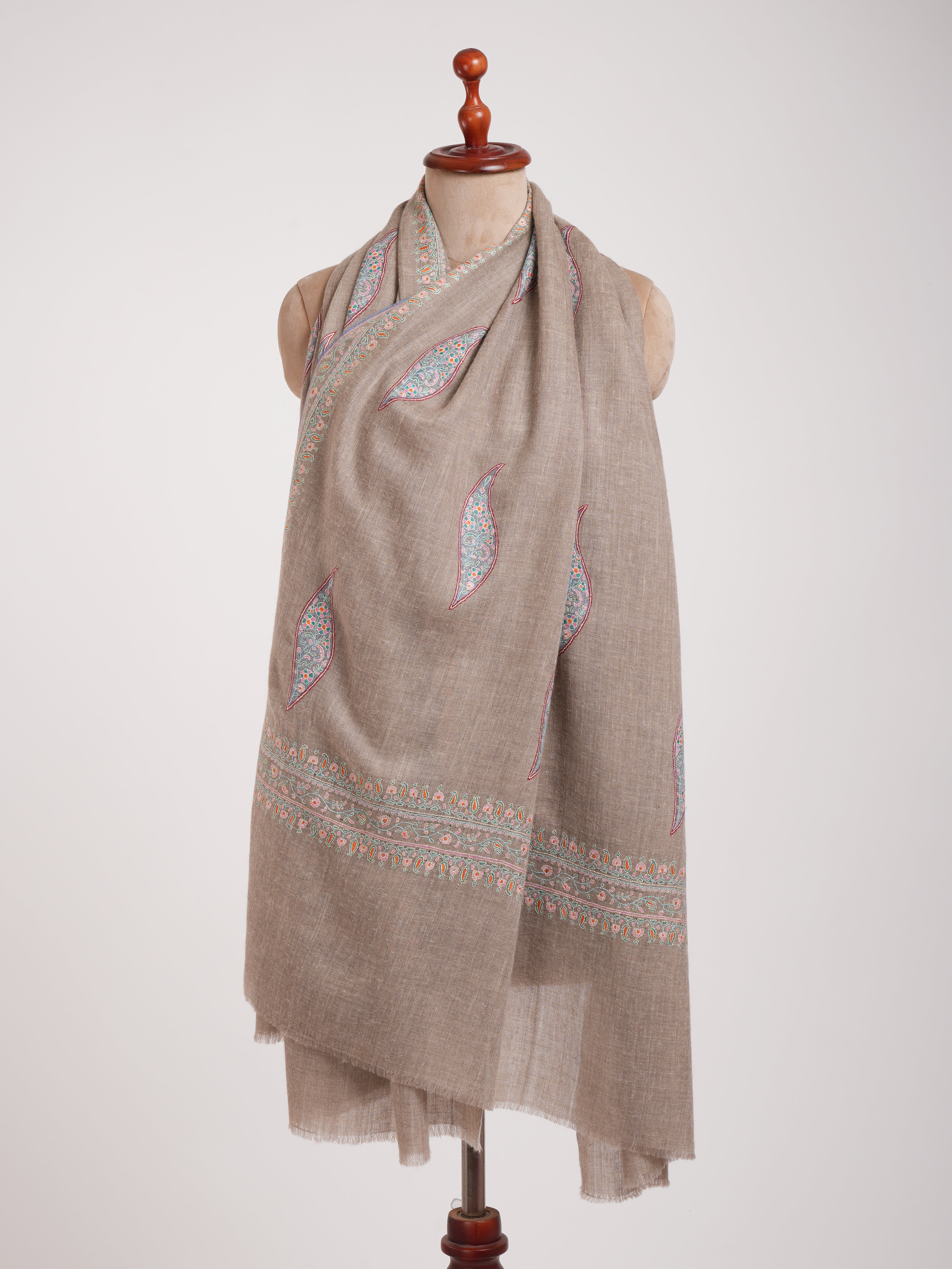 Châle de pashmina cru à Sozni naturel naturel