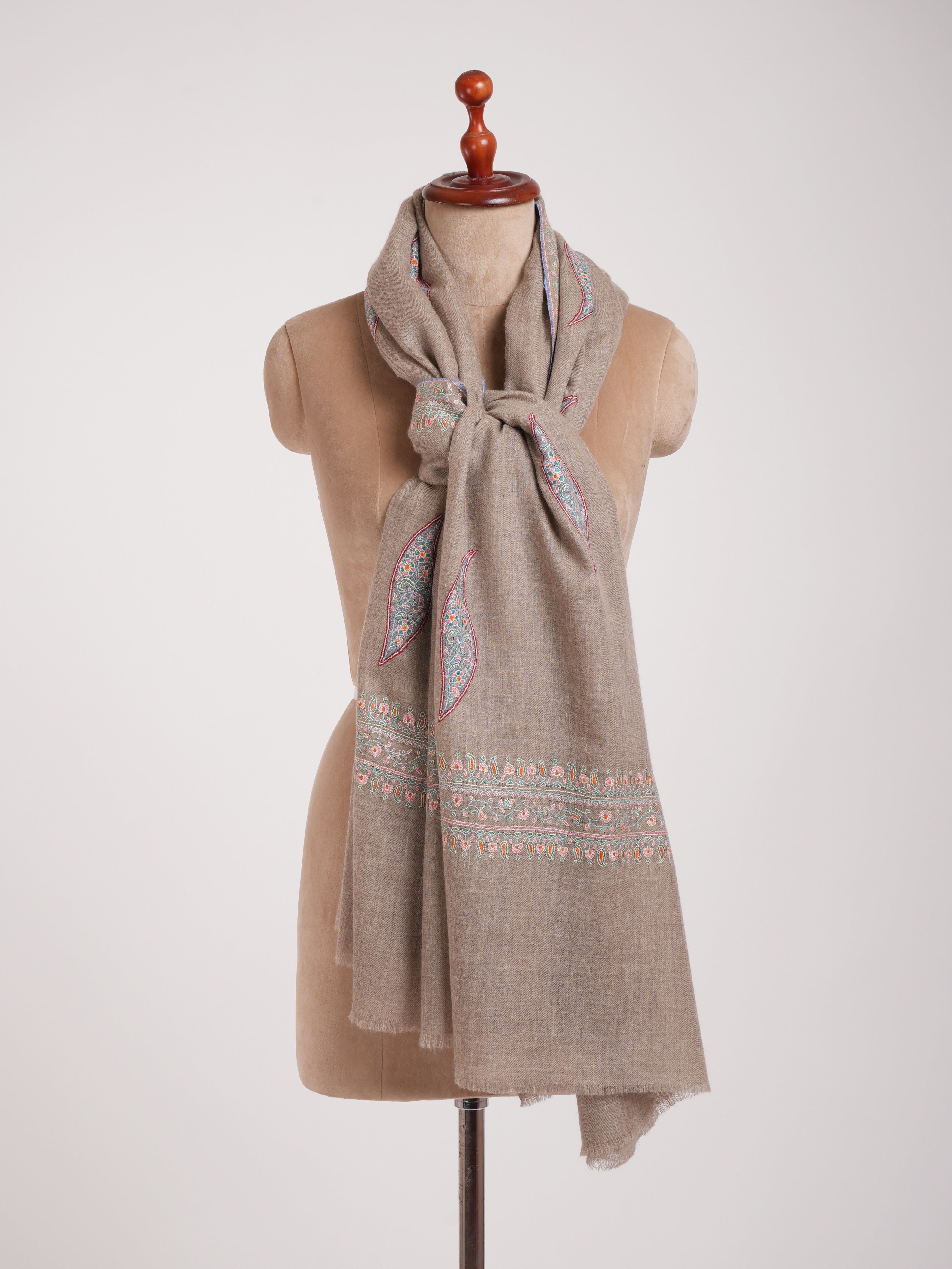 Châle de pashmina cru à Sozni naturel naturel