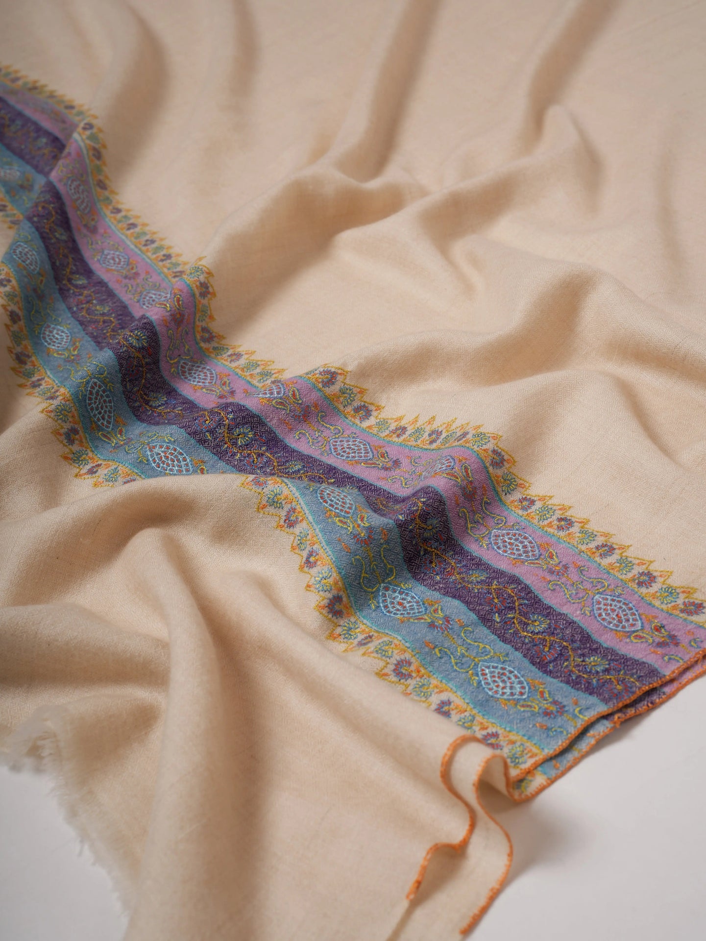 Ivory Pashmina Shawl – Handwoven with Sozni Embroidery Shahkaar