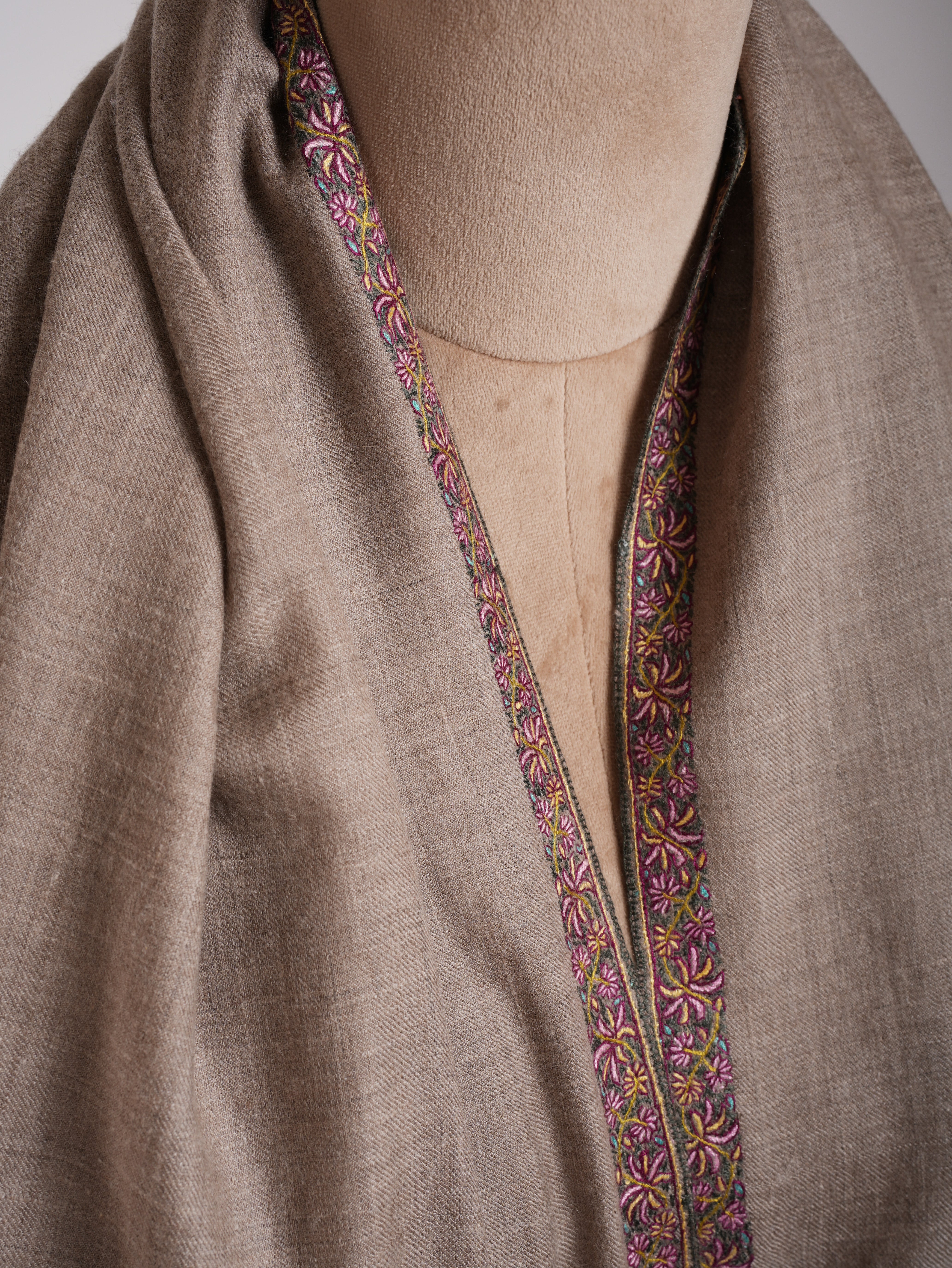 Natural Grey Handloomed Fine Sozni Embroidery Pashmina