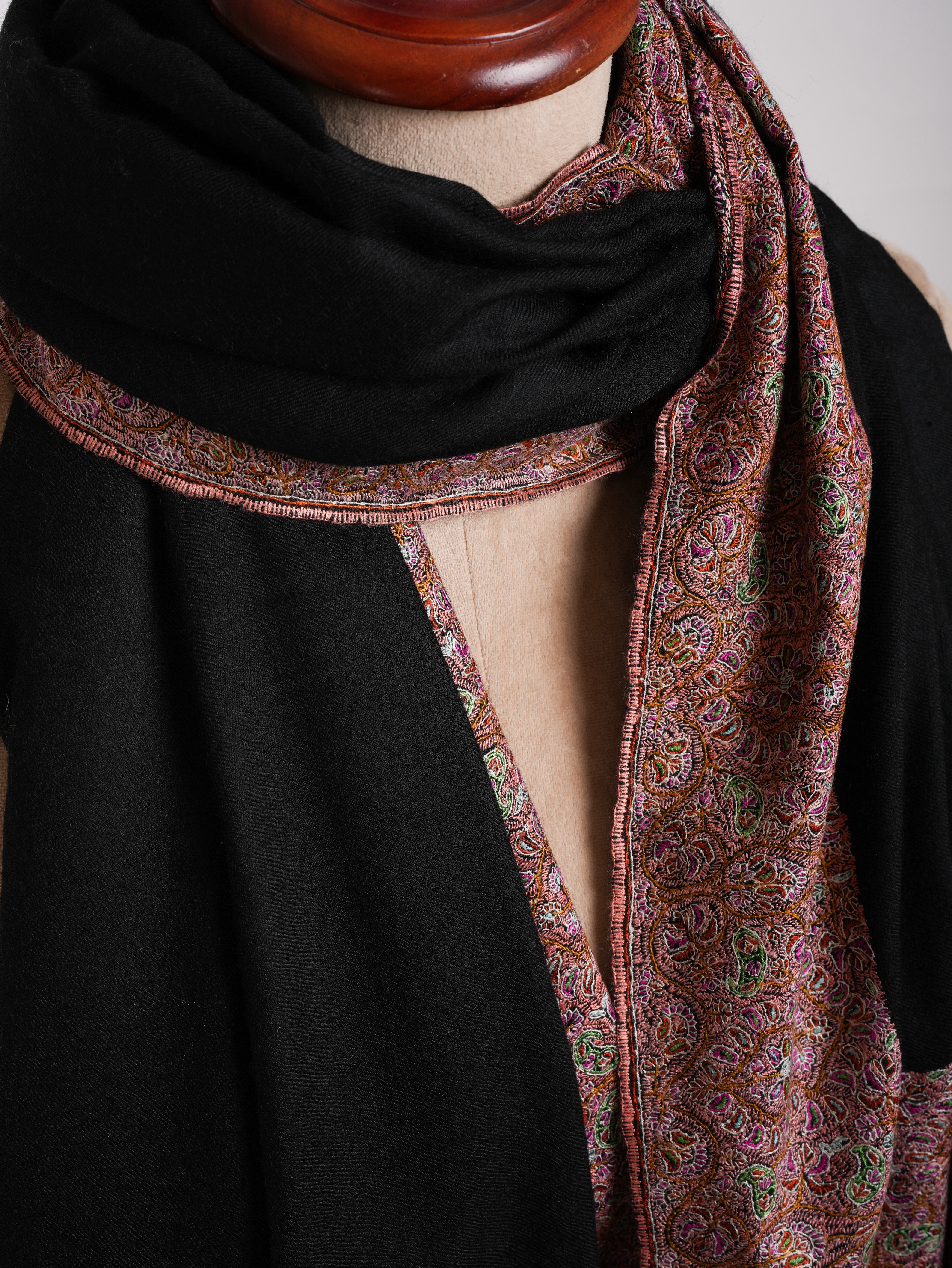 Daurdar Fine Embroidered Black Kashmiri Pashmina Shawl