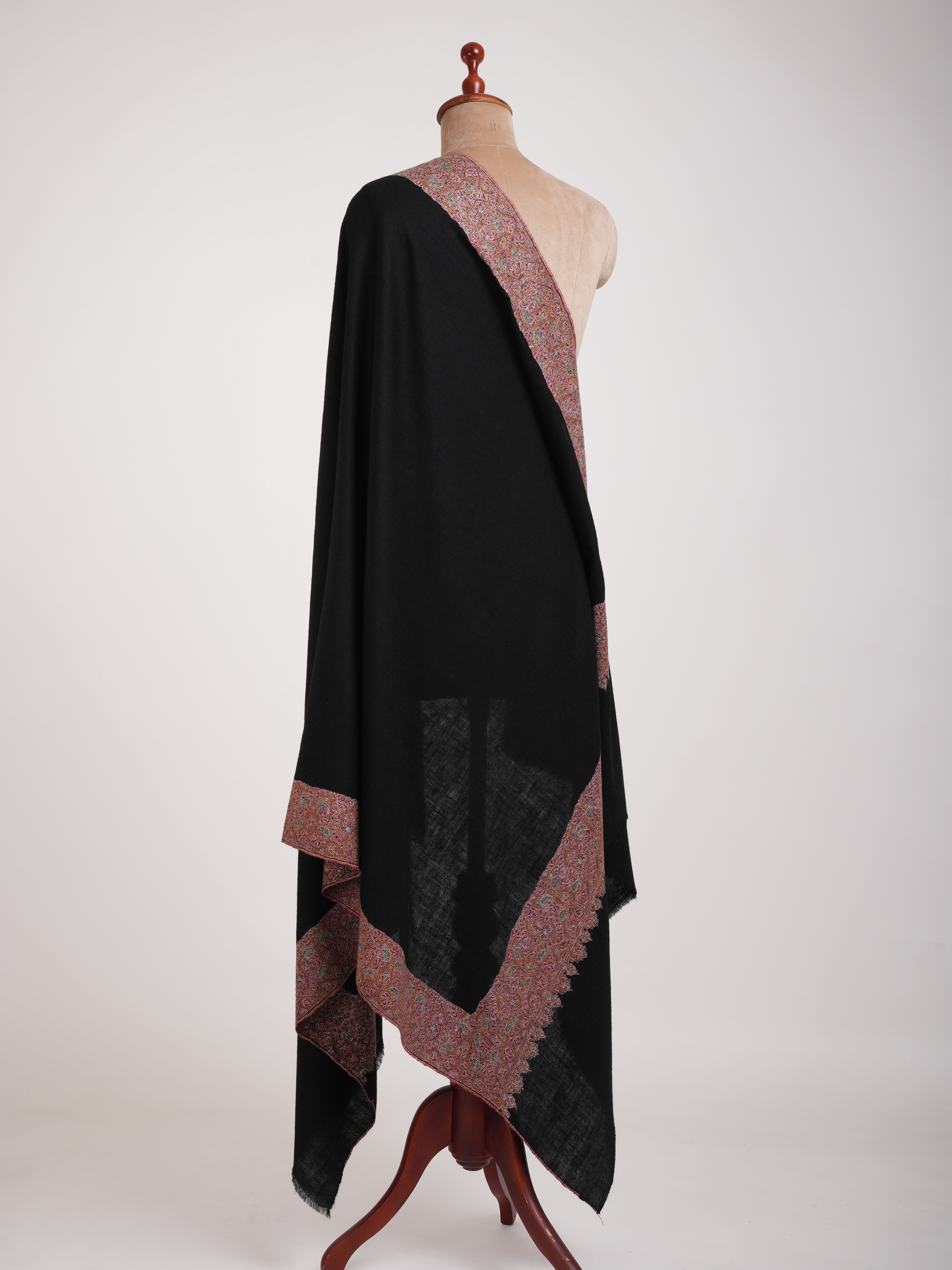 Daurdar Fine Embroidered Black Kashmiri Pashmina Shawl