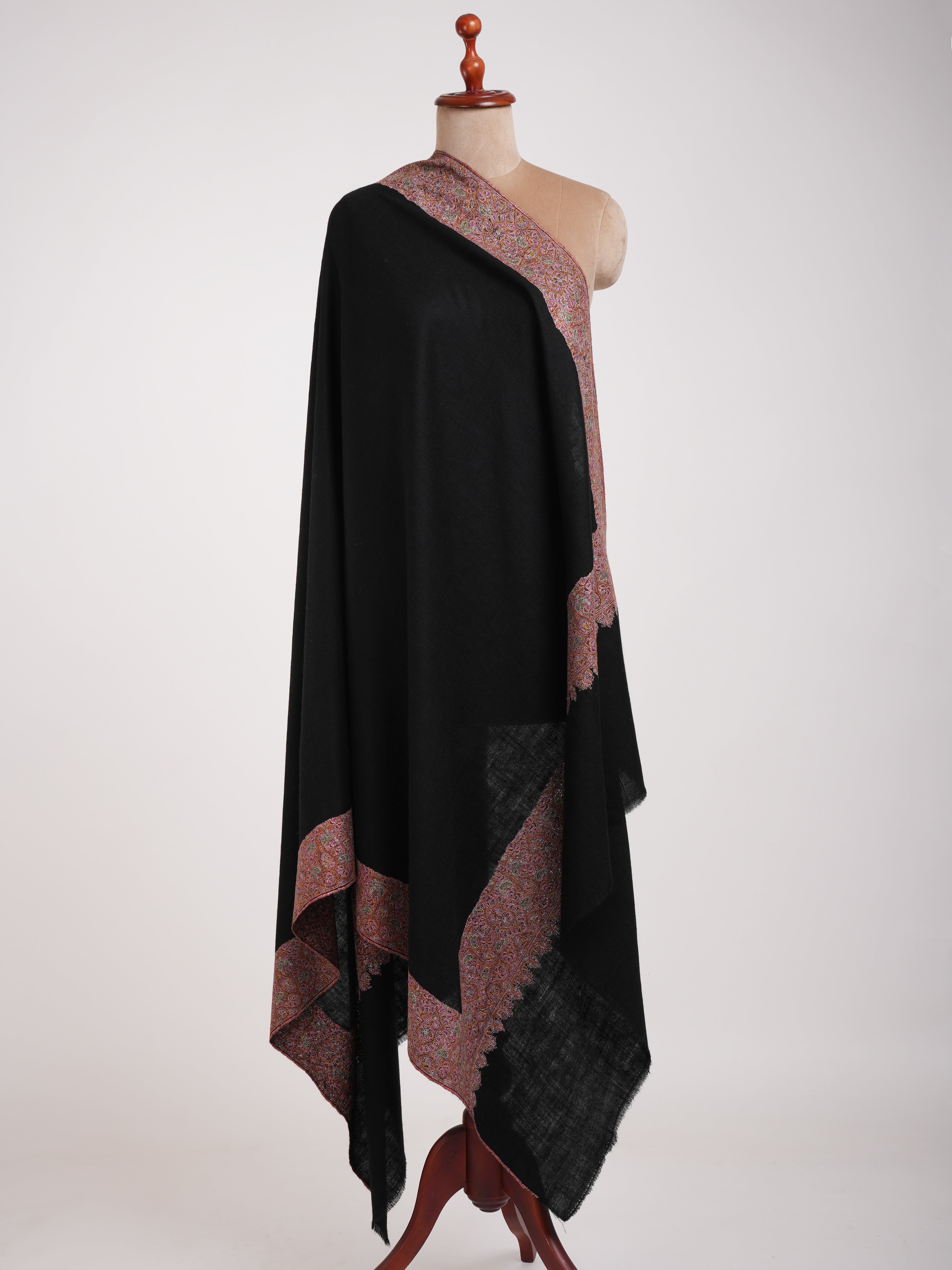 Daurdar Fine Embroidered Black Kashmiri Pashmina Shawl