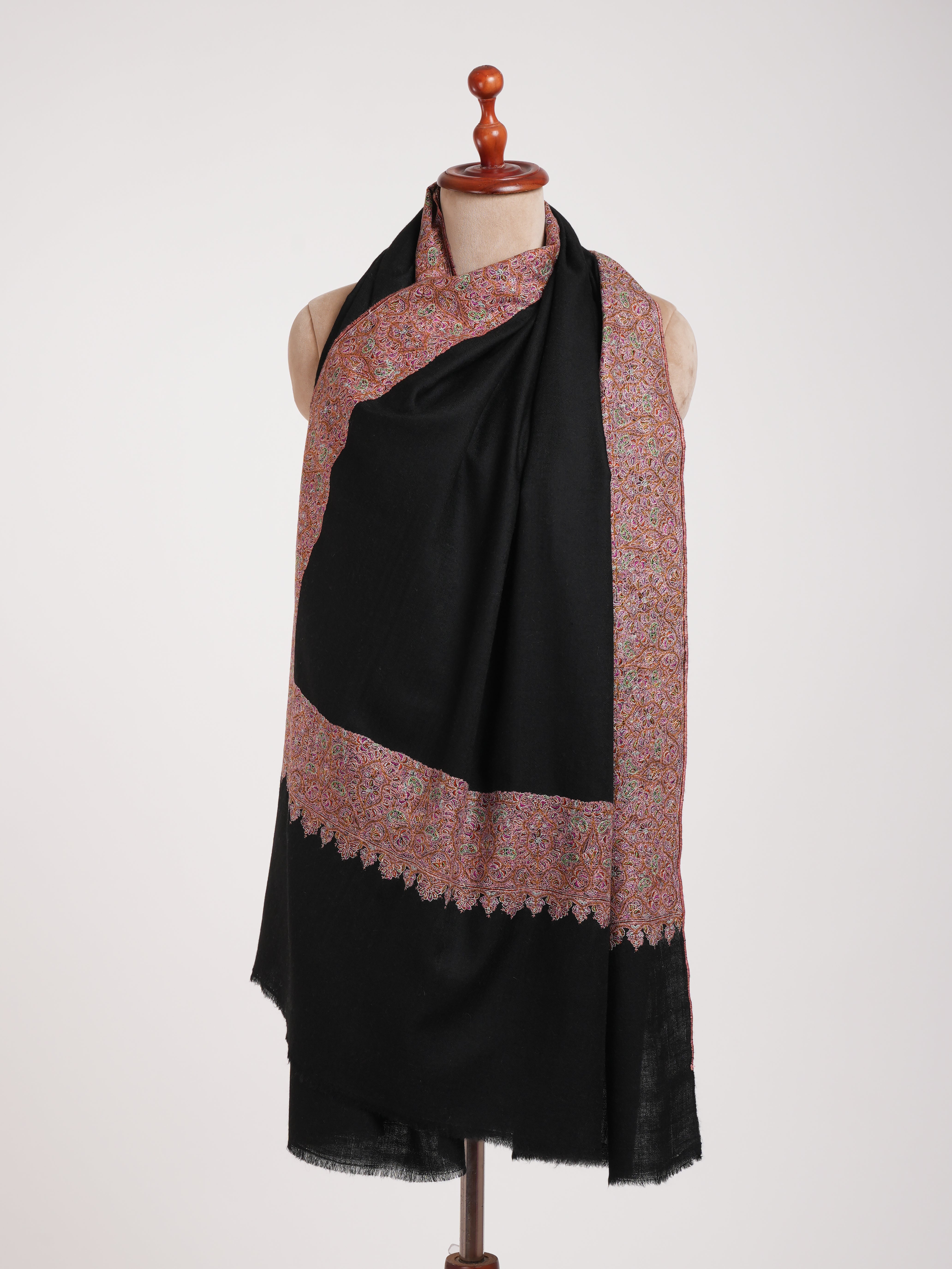 Daurdar Fine Embroidered Black Kashmiri Pashmina Shawl